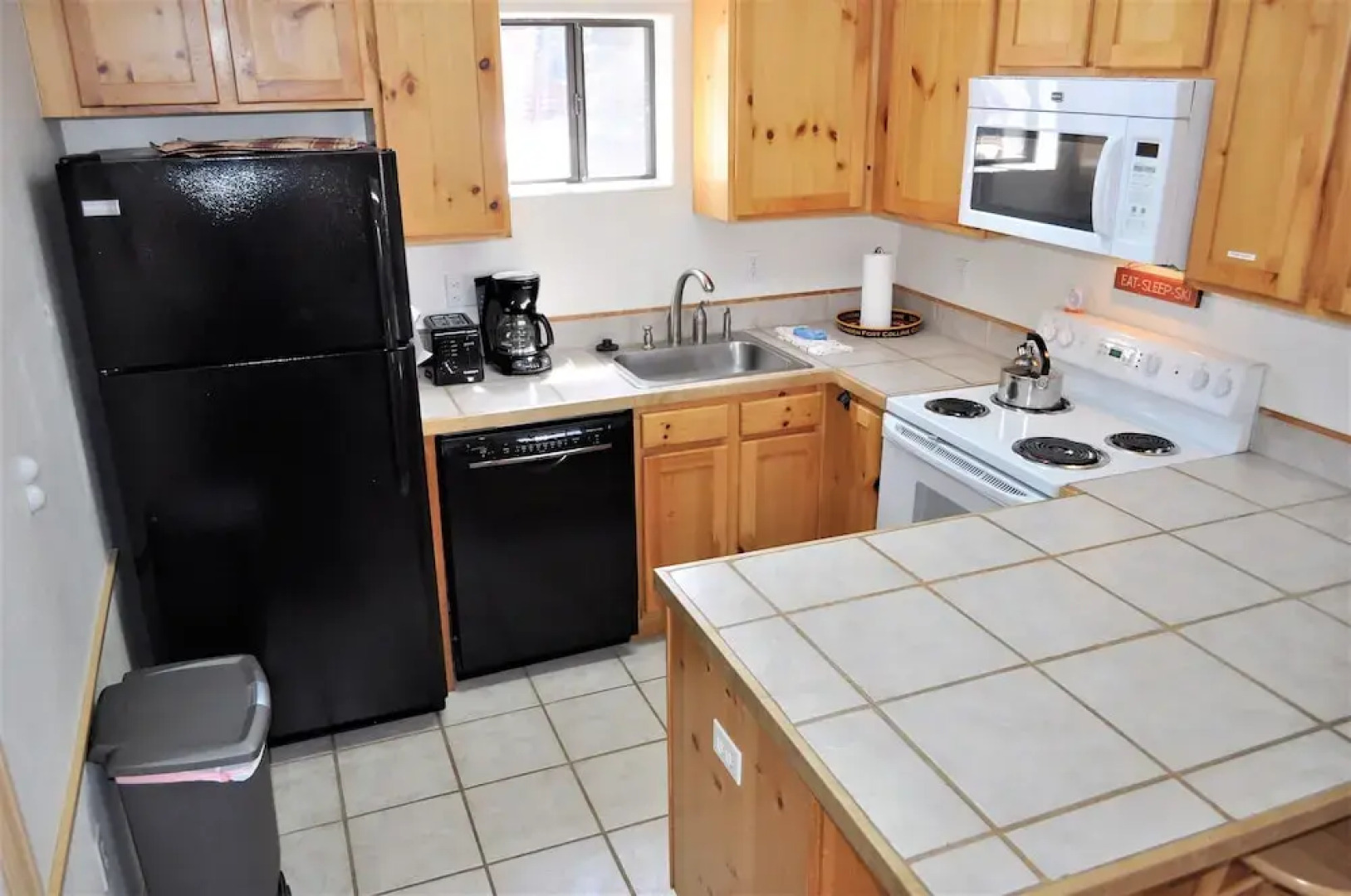 Timber 2 bed 2 bath 2 Br condo by RedAwning