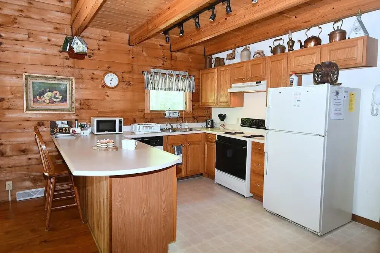 Lazy Bear Retreat - Classic Cabin!