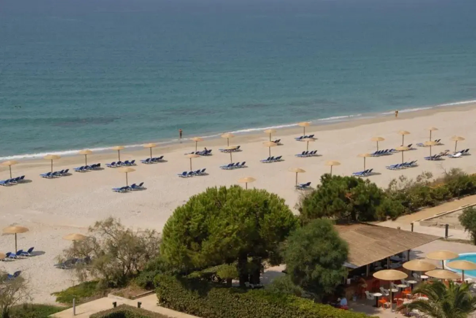 Ninos Grand Beach Hotel & Resort