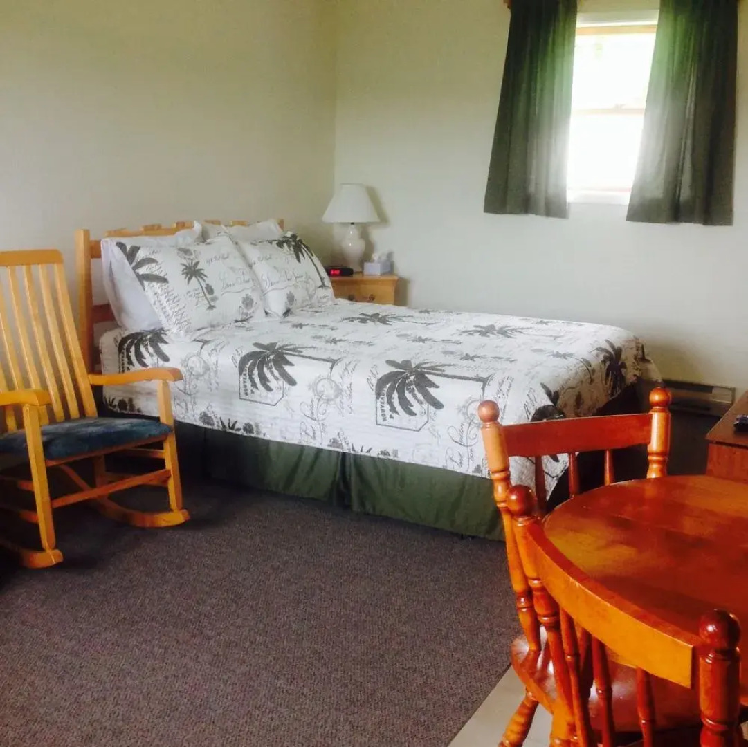 Burton's Sunset Oasis Motel