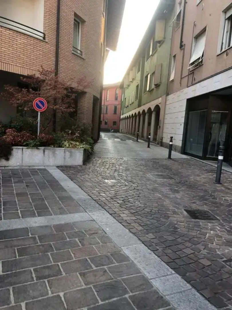 Supercentral one room flat, 16 min to Bergamo airport
