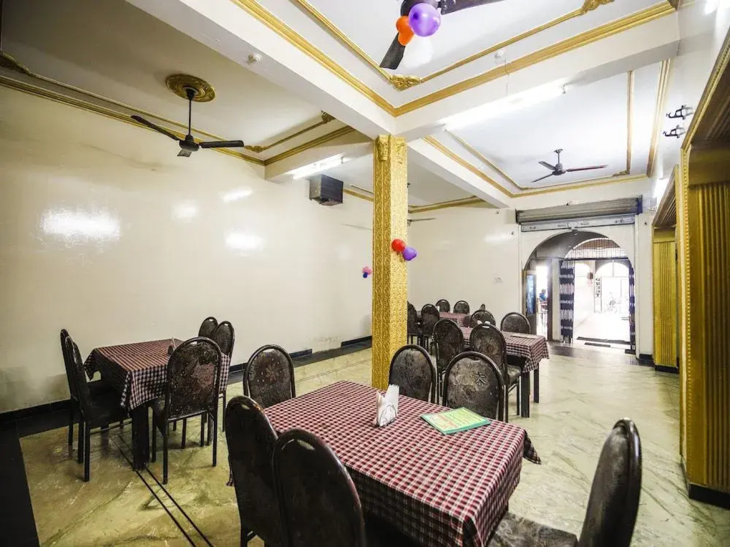 OYO 24753 Hotel Preet