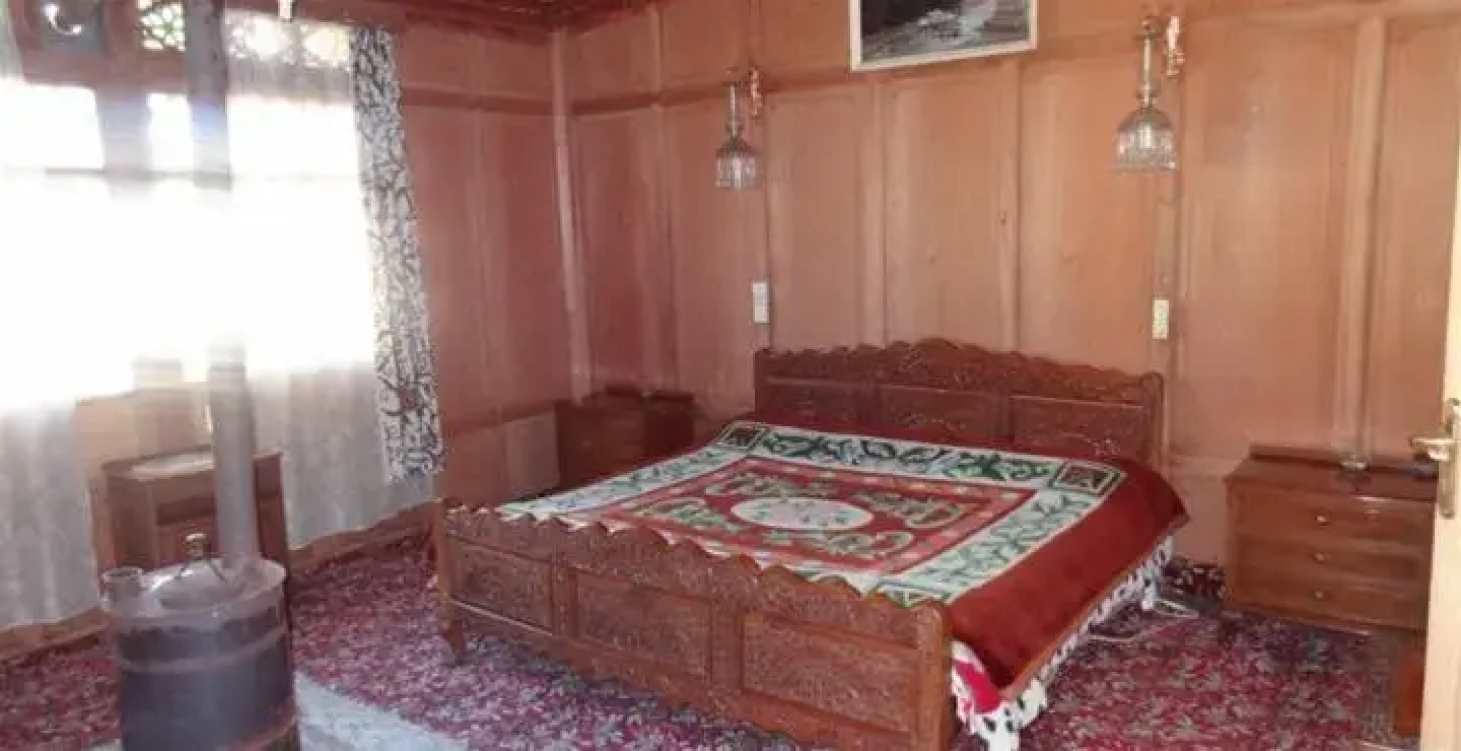 R. I. E. Heritage Group of  Houseboats Srinagar