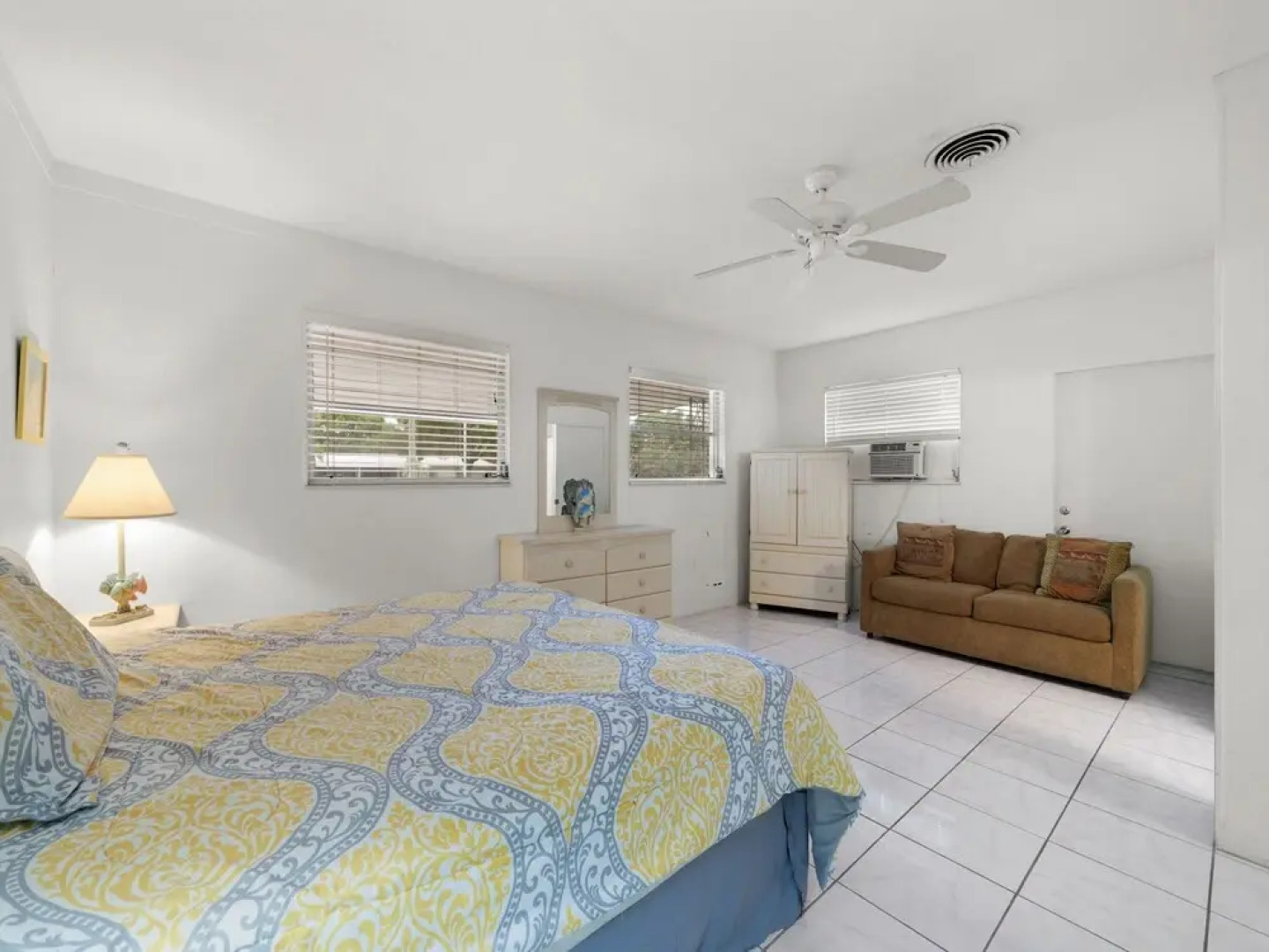 Parkdale Home by Vtrips