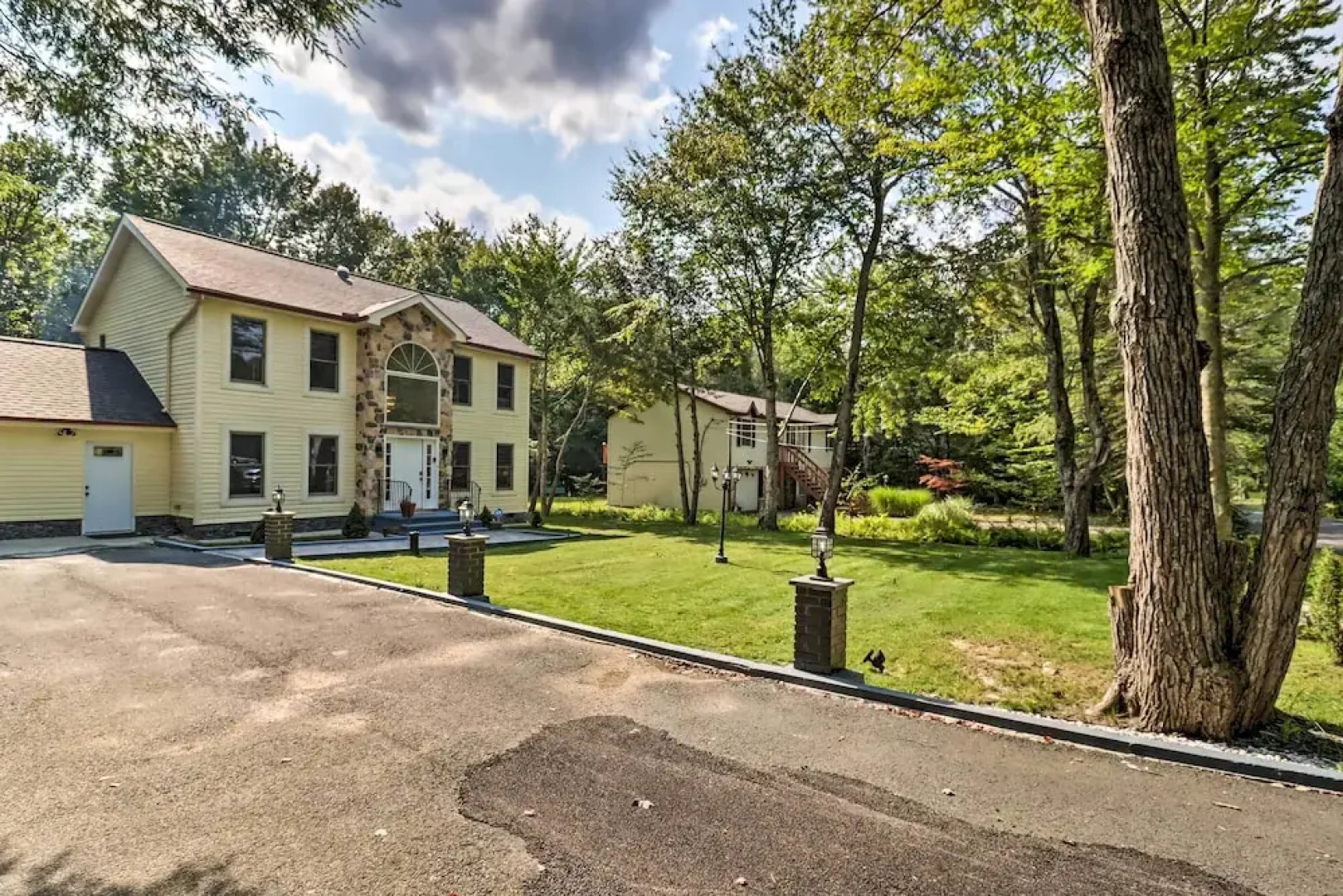 Game Room & Yard: Family Paradise in Pocono Summit