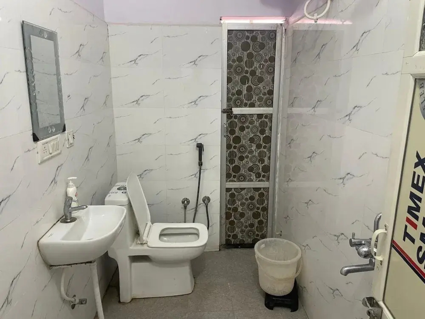 Sunrise Hotel & Restaurant