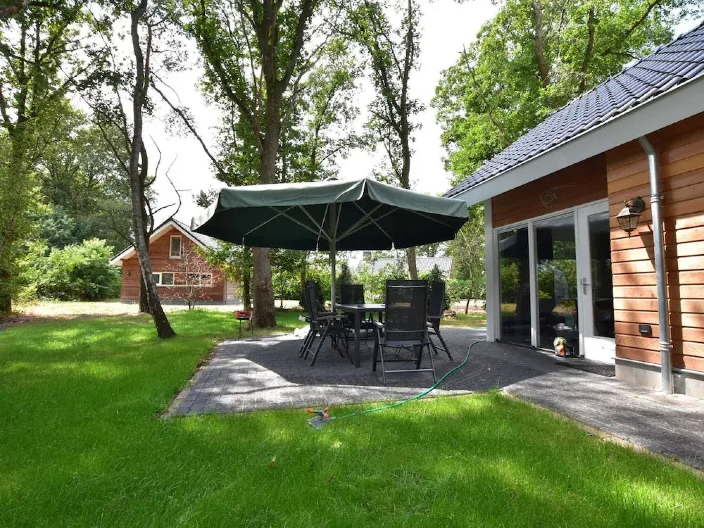 House in Reutum With Jacuzzi & Forest View