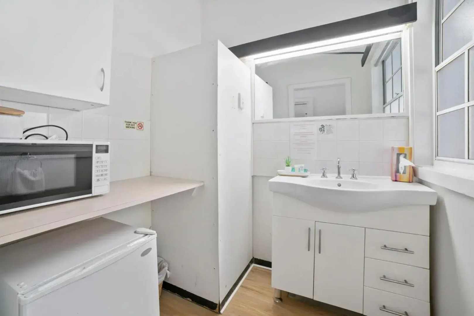 The Fox and Hounds Historic Hotel