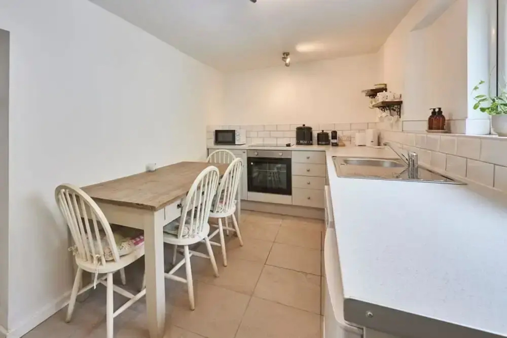 Host Stay Daisy s Cottage