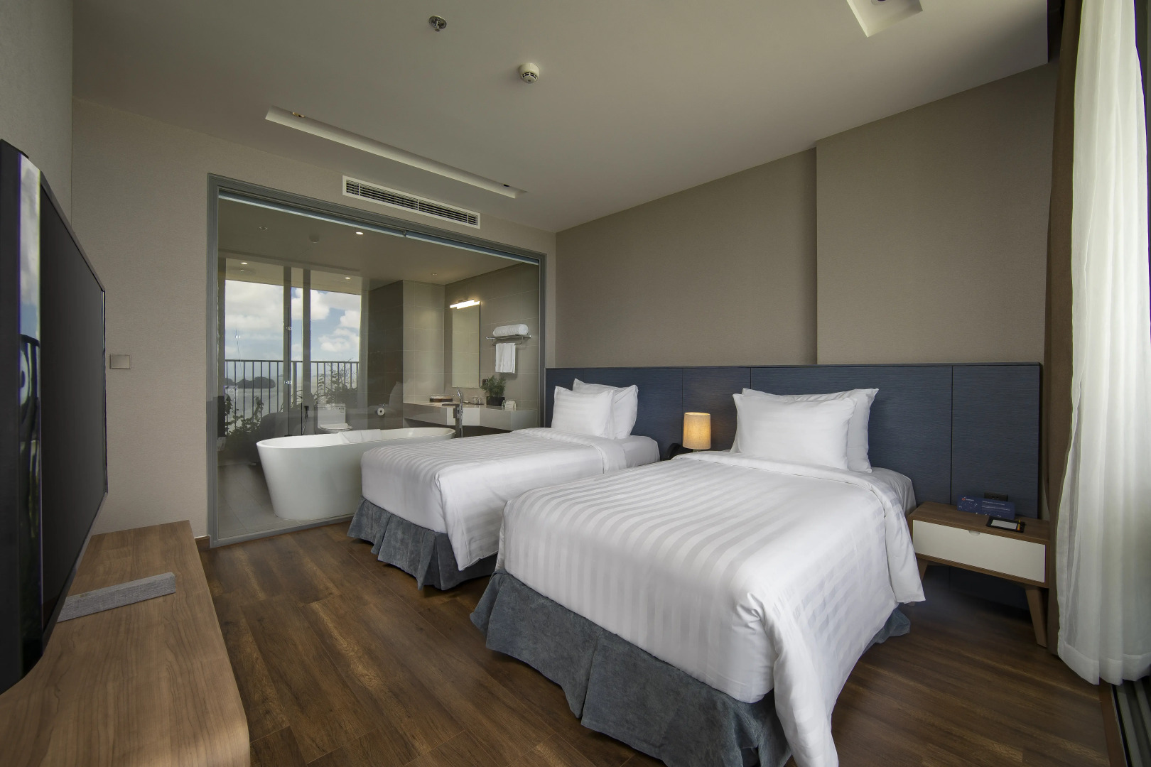 Курортный отель Flamingo Premium Cat Ba Beach Resort