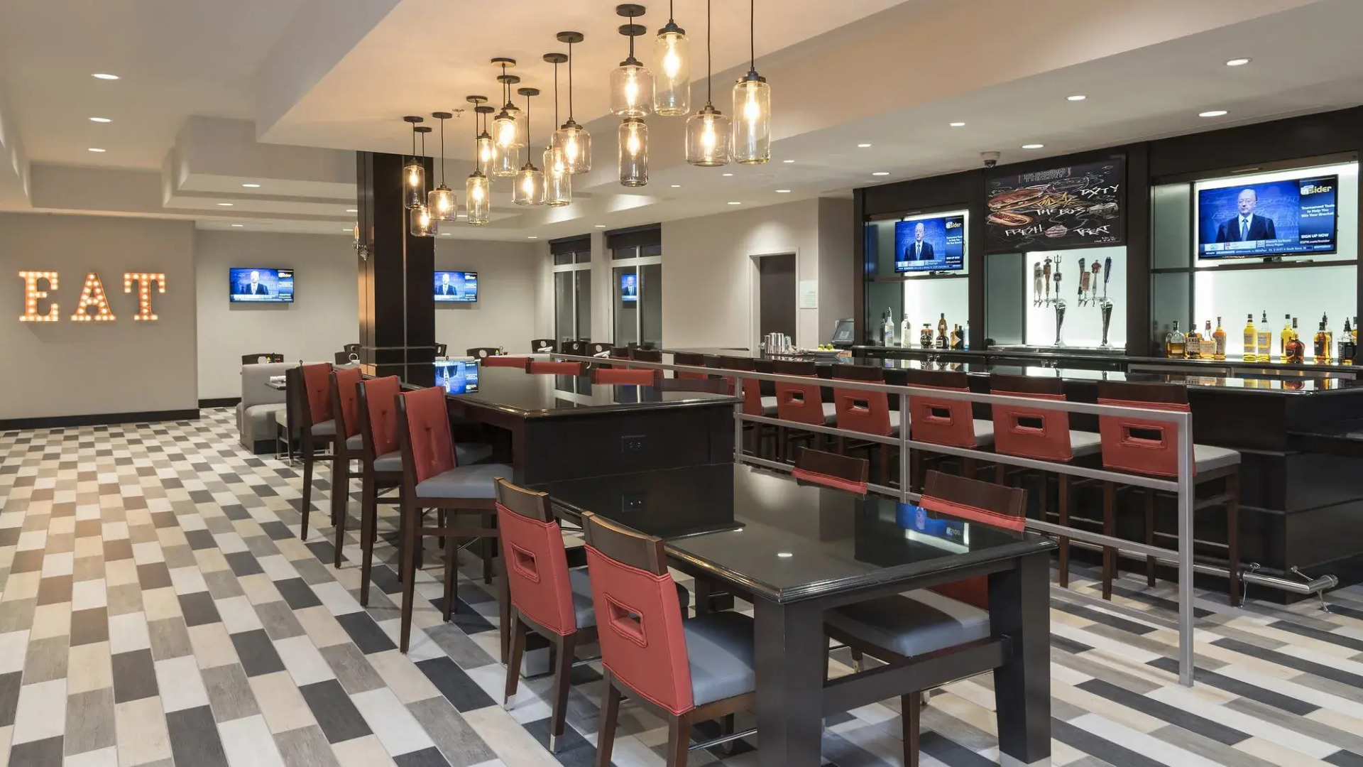 Holiday Inn Indianapolis Airport by IHG