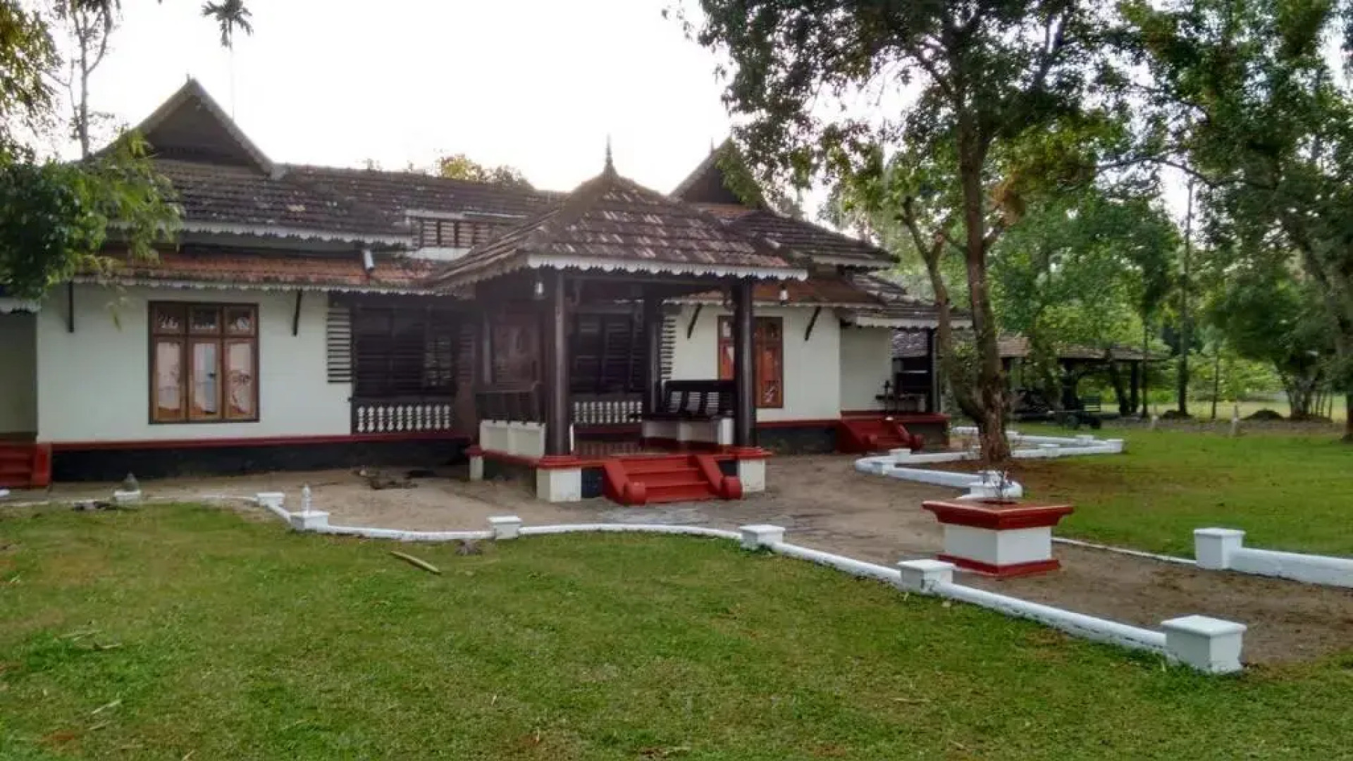 Vembanad House Boutique Back Water Homestay