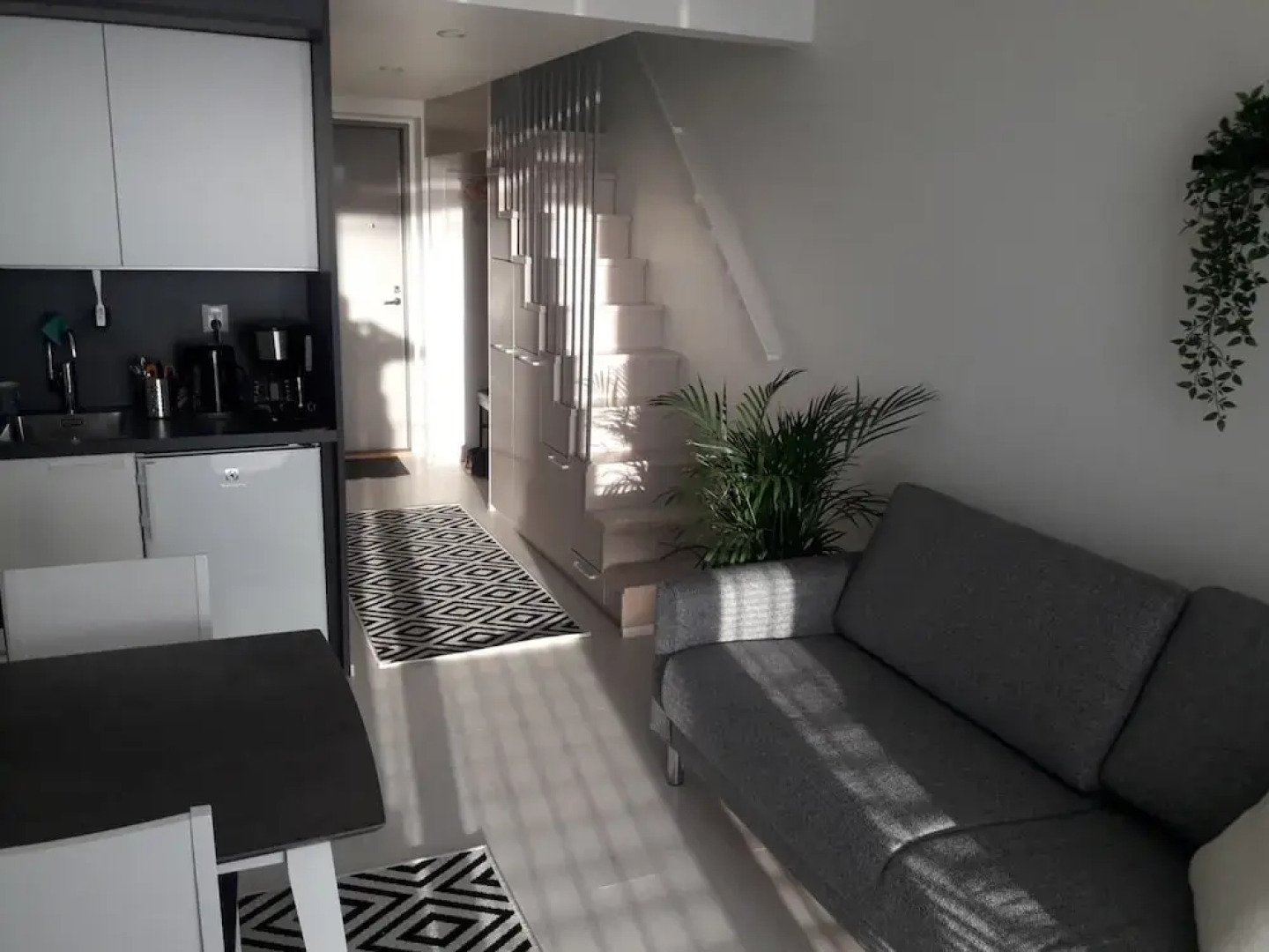 SSA Spot modern 3-room apt ID 5001B27