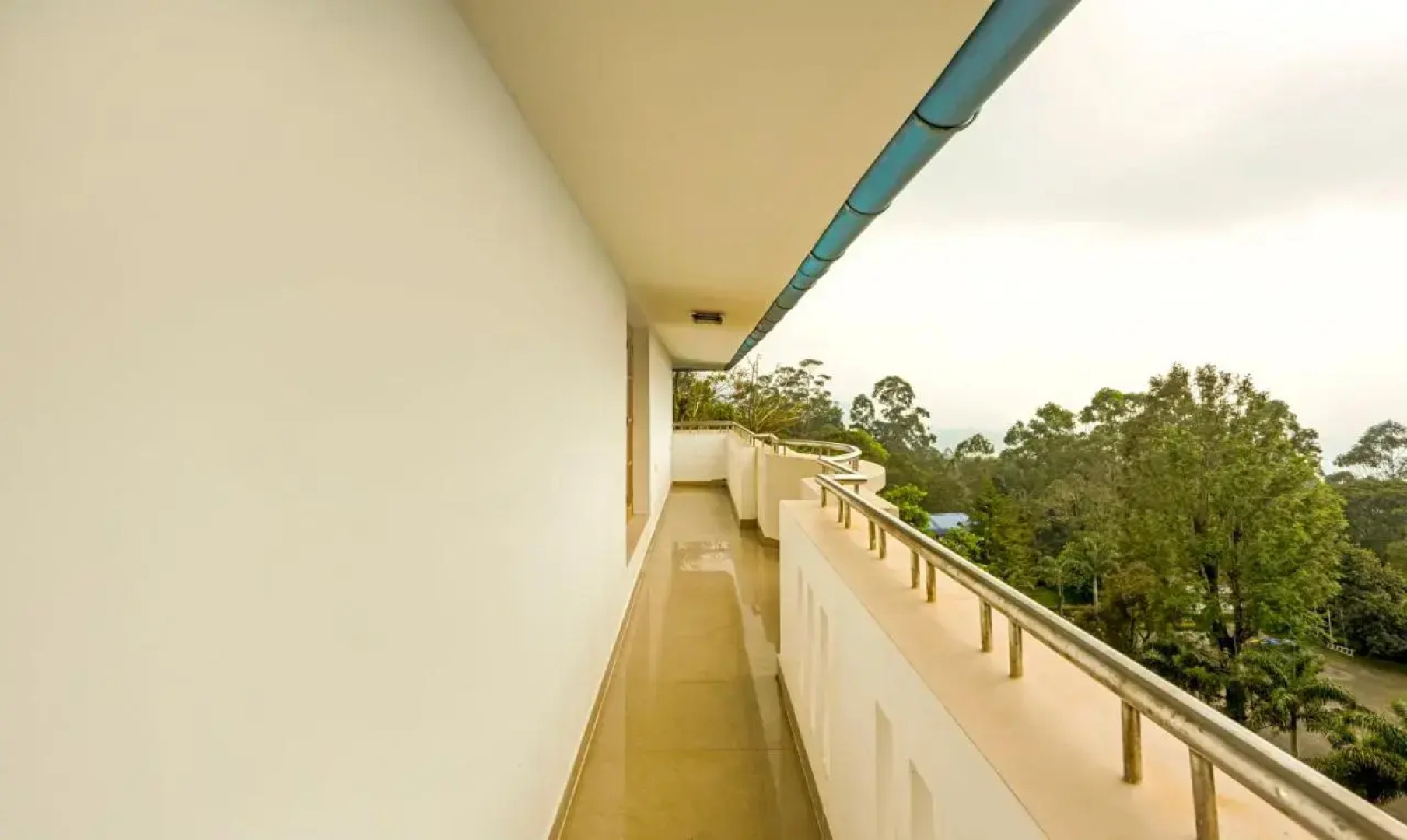 Itsy Hotels Classiyo Munnar Crown Resorts