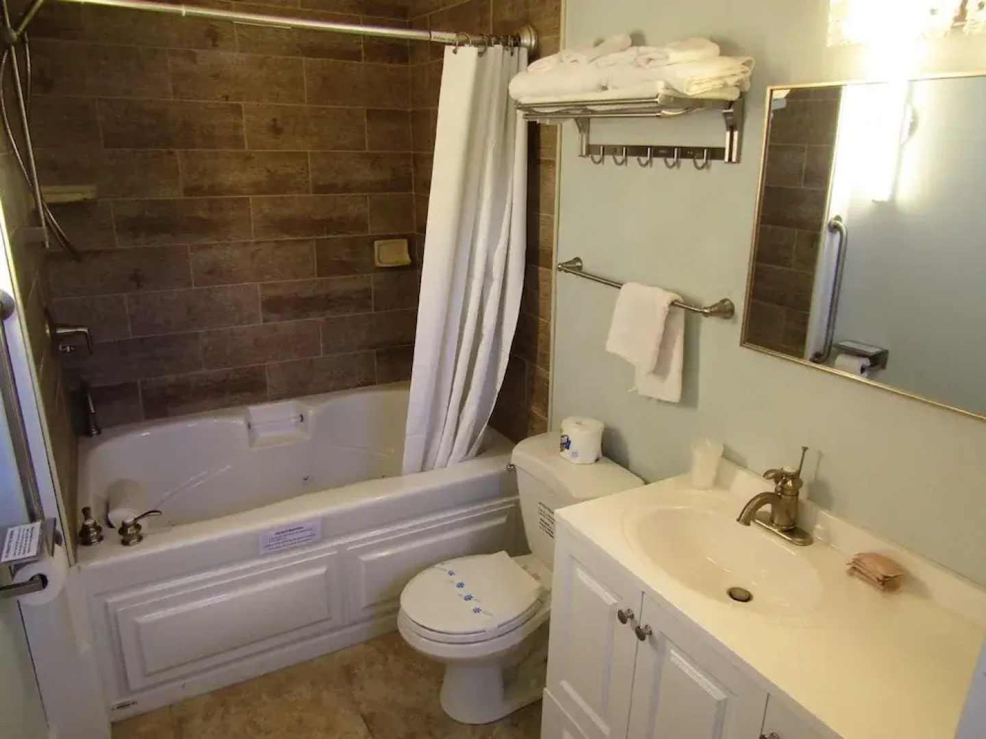 Shorelands Guest Resort and Cottages