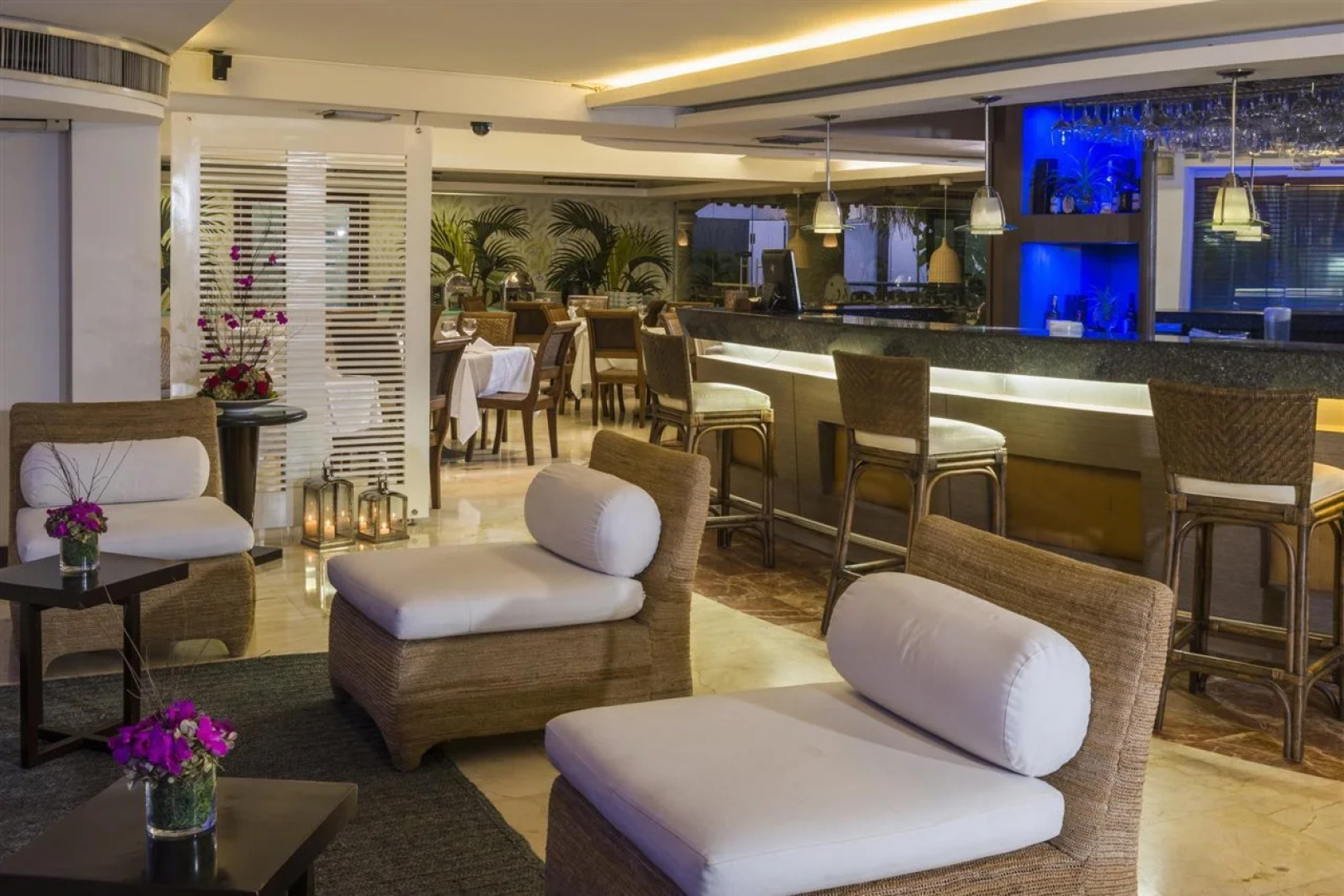 Country International Hotel