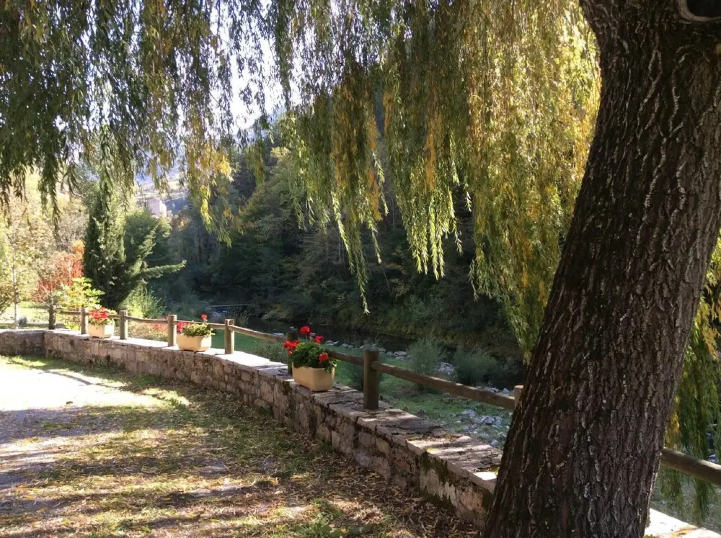 Villa With 4 Bedrooms In Saint-pierre-des-tripiers, With Wonderful Lake View, Private Pool, Furnished Garden - 41 Km From The Slopes