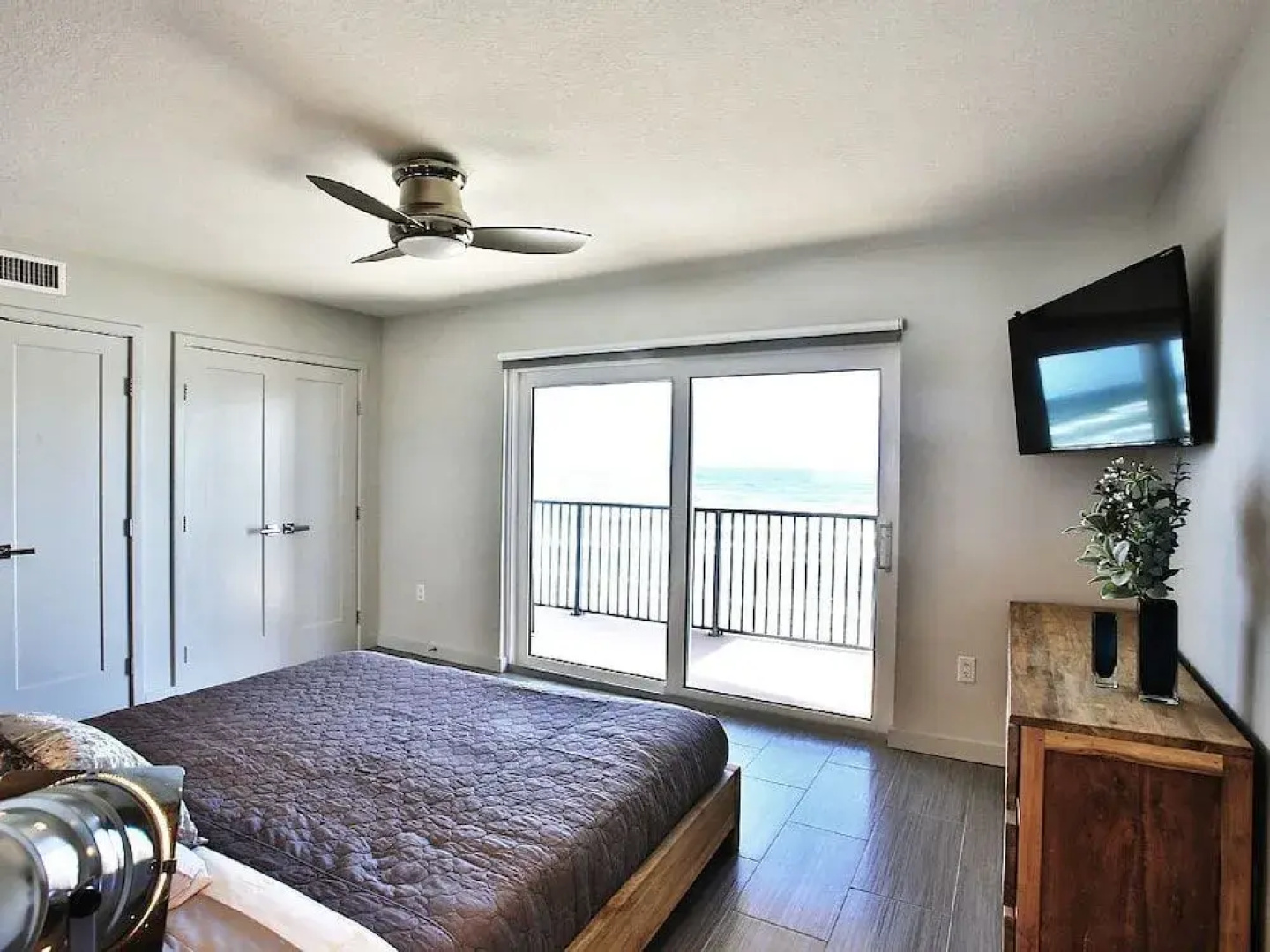 4495 S. Atlantic Ave #306S 2/2 Ocean front - 2 Br condo by RedAwning