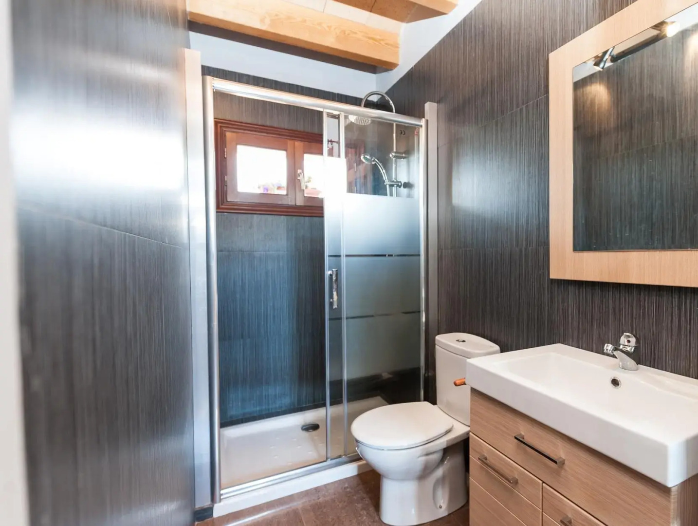 ES Llorer DE CAS Canar