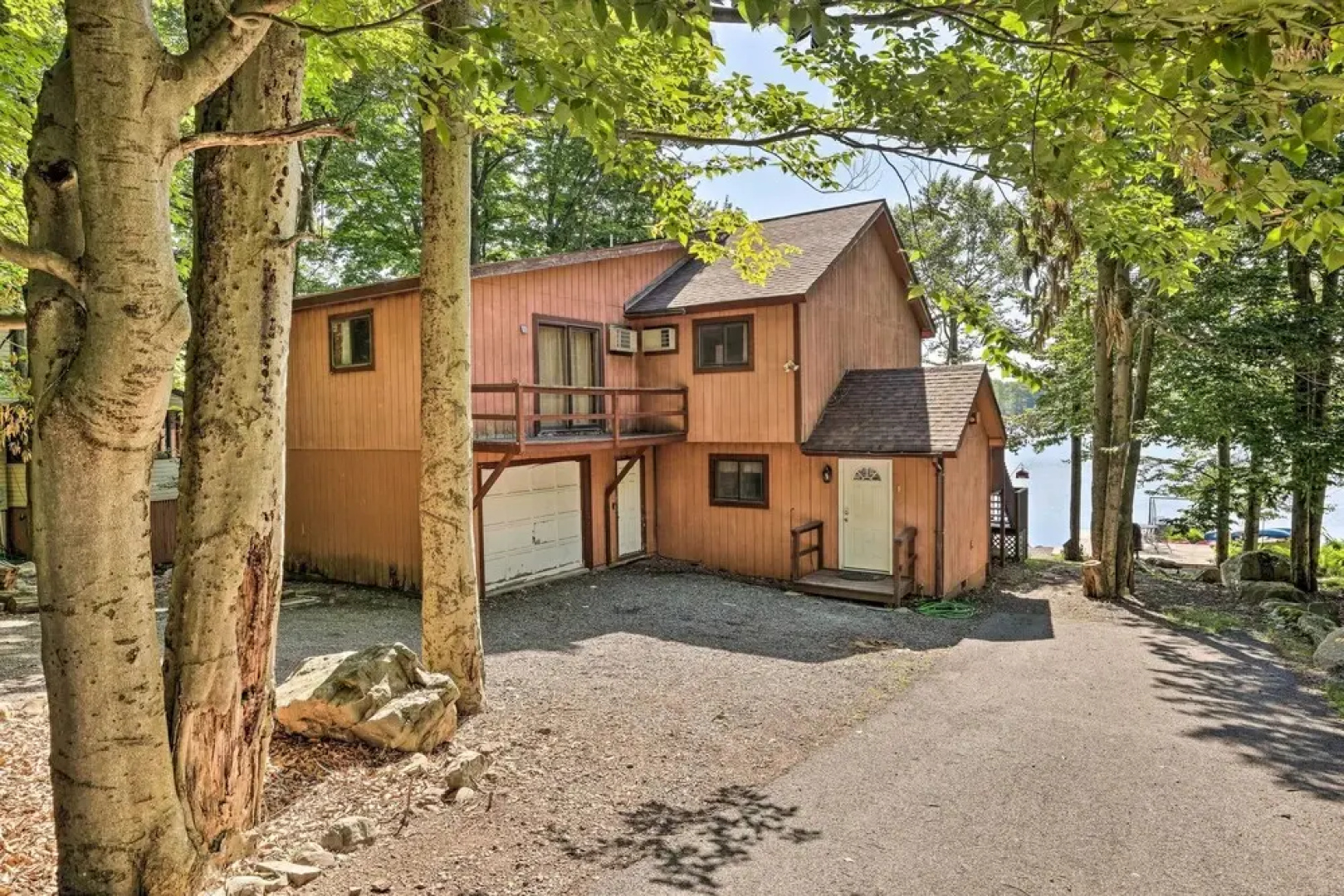 Lakefront Retreat w/ Dock & Yard in Tobyhanna!