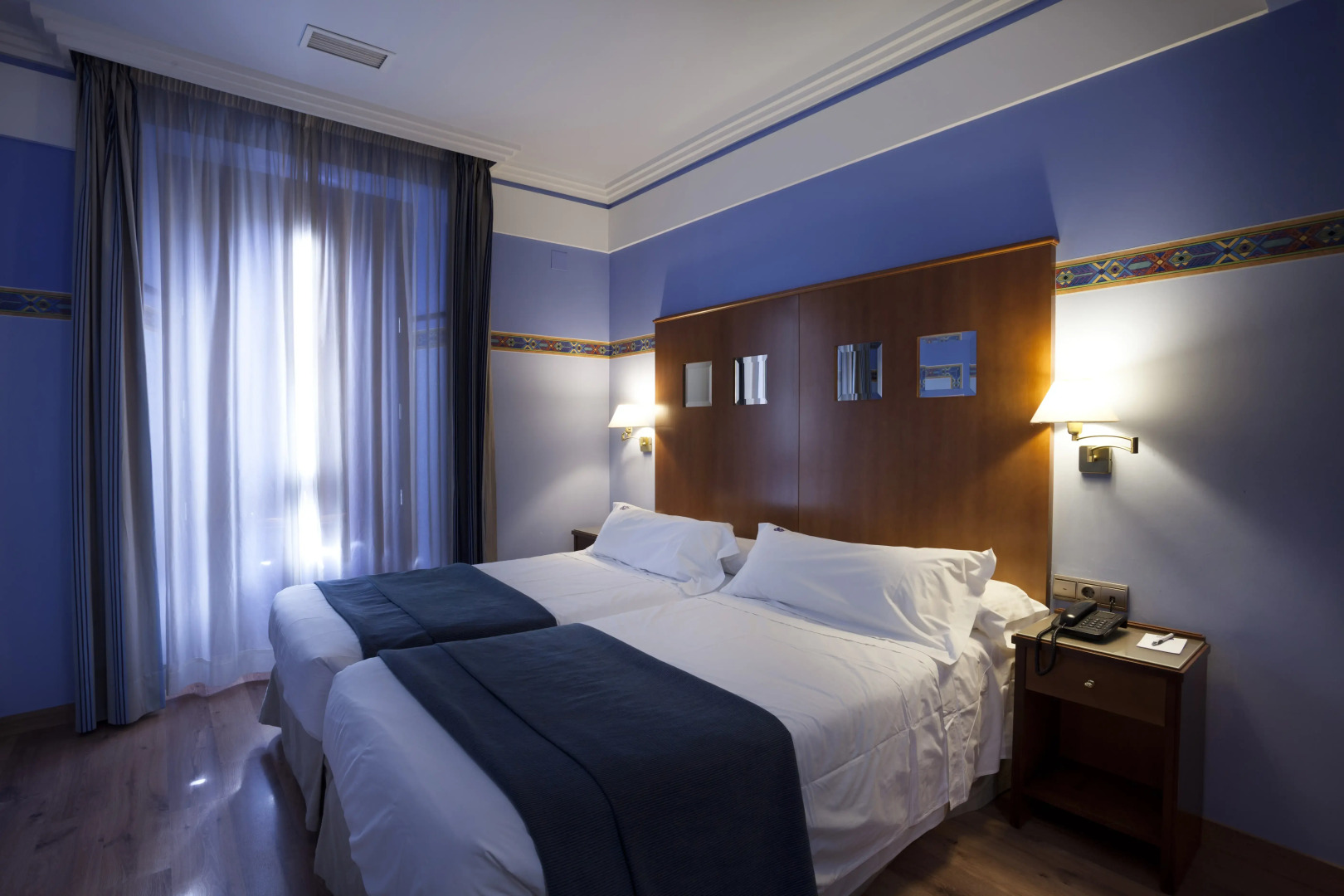 Suites Gran Via 44 Apartahotel