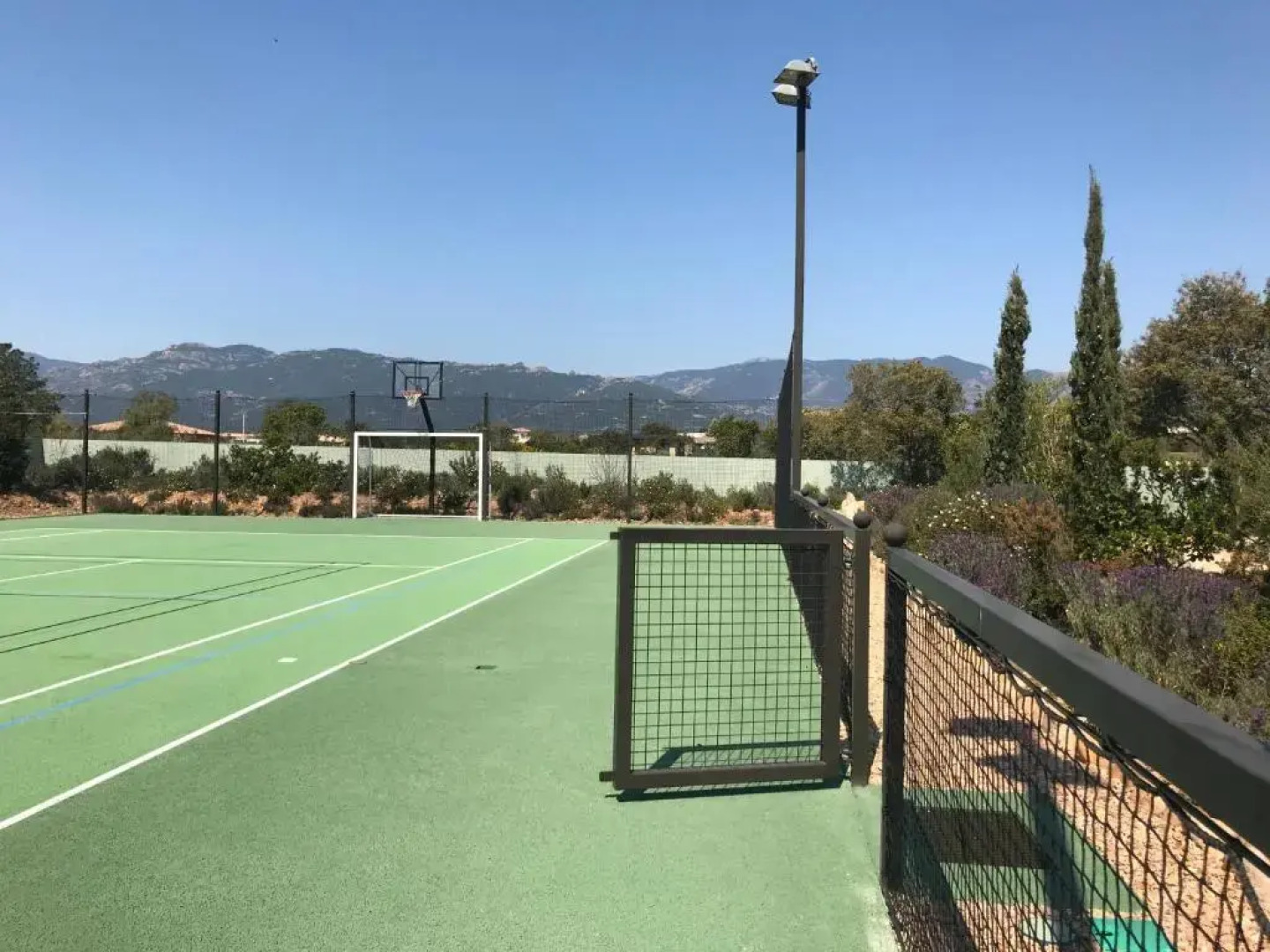 L'Hacienda Piscine chauffée à 28, spa, boulodrome et court de Tennis privés, 2 villas indépendantes
