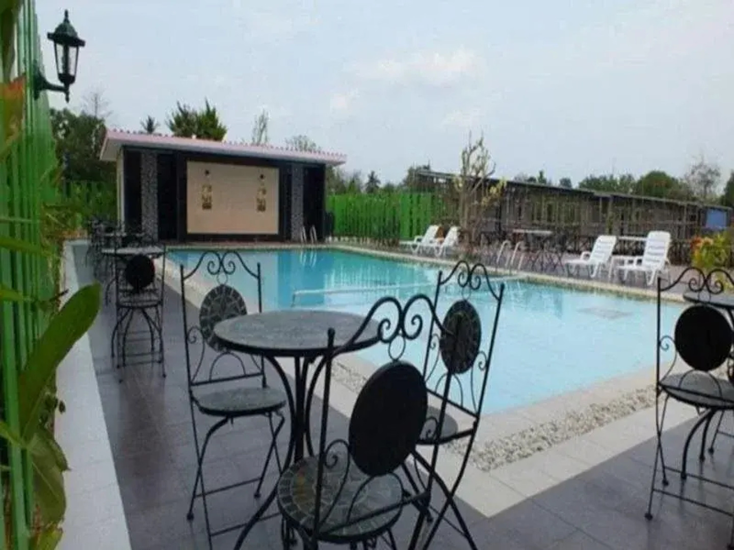 Thanasiri Hotel and Resort