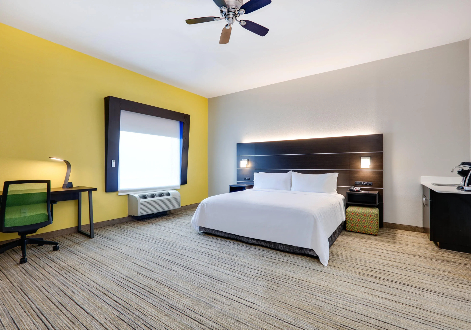 Holiday Inn Express Hotel & Suites Cleburne by IHG