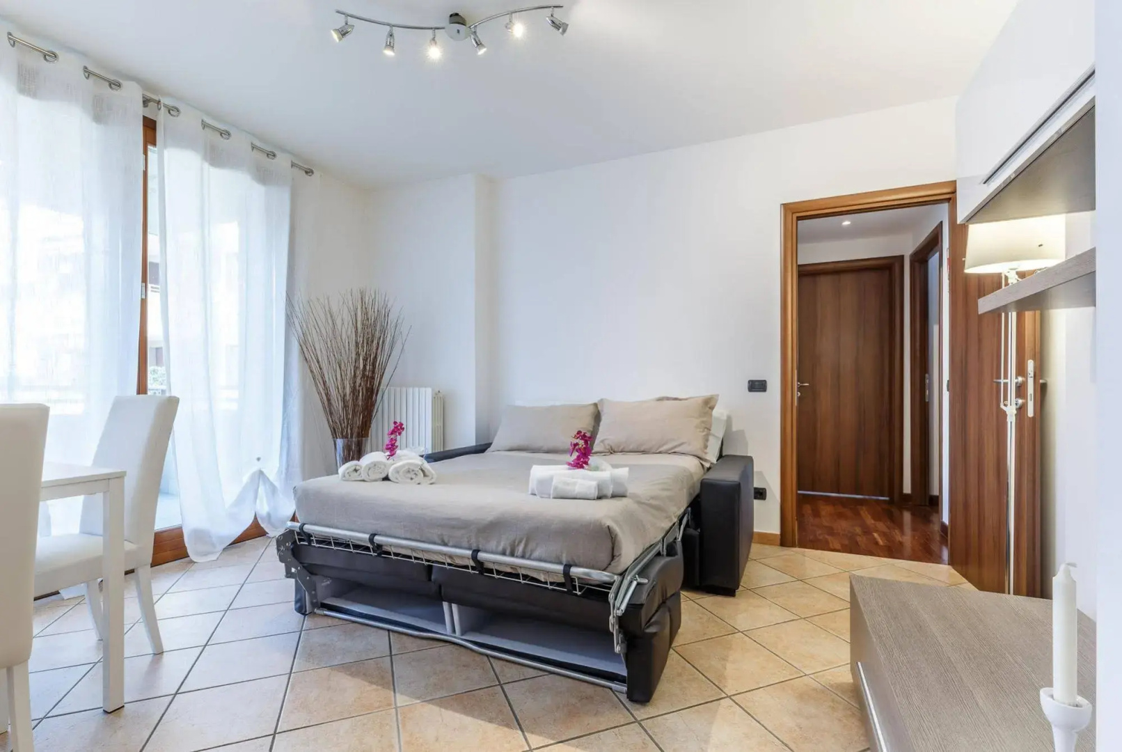 Suitelowcost - Limbiate Studio