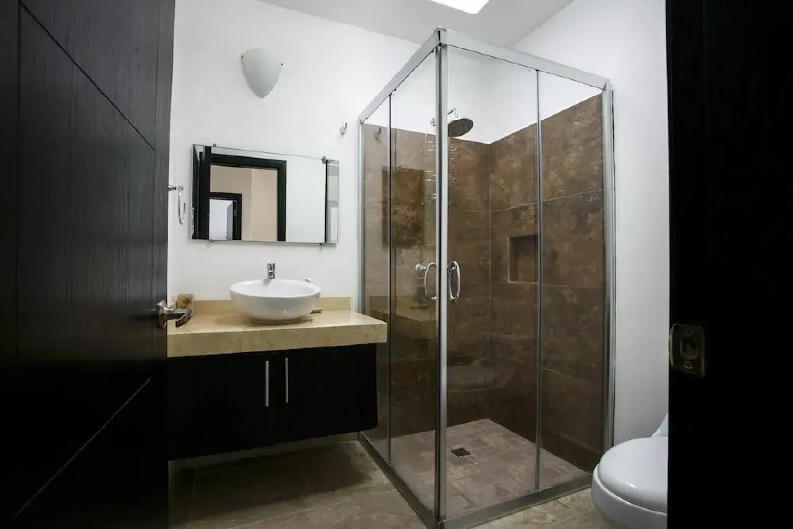 Los Amores 12 3 BR by Casago