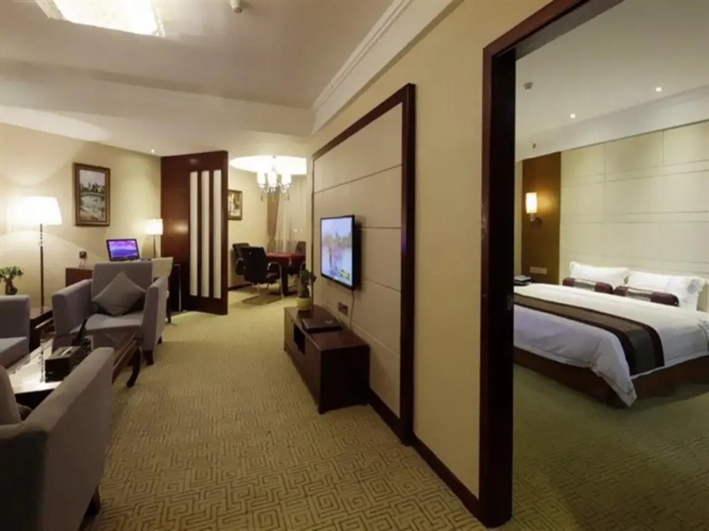 Ronghua International Hotel