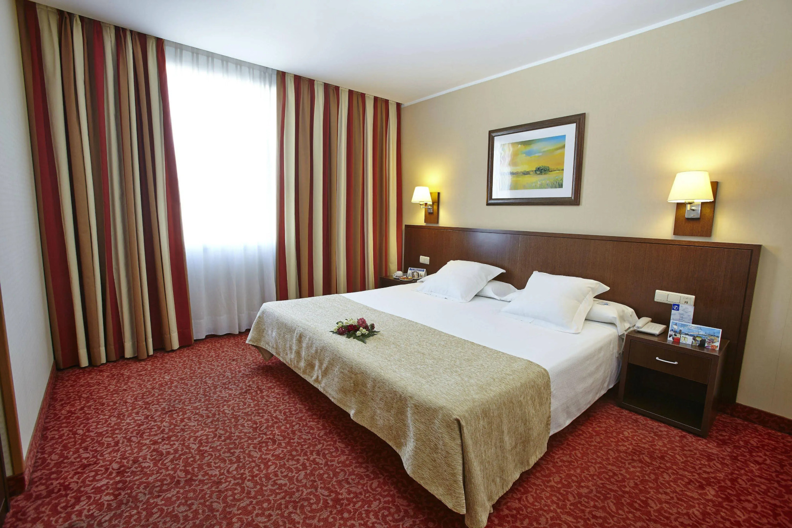 Отель Leonardo Hotel Barcelona Gran Via