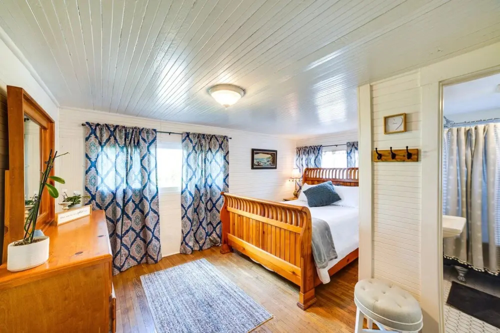 Charming Redlands Duplex Near Park w/ Shared Yard