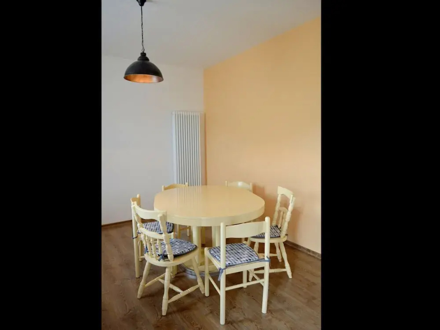 Spacious Holiday Home in Enguiso near Ski Area