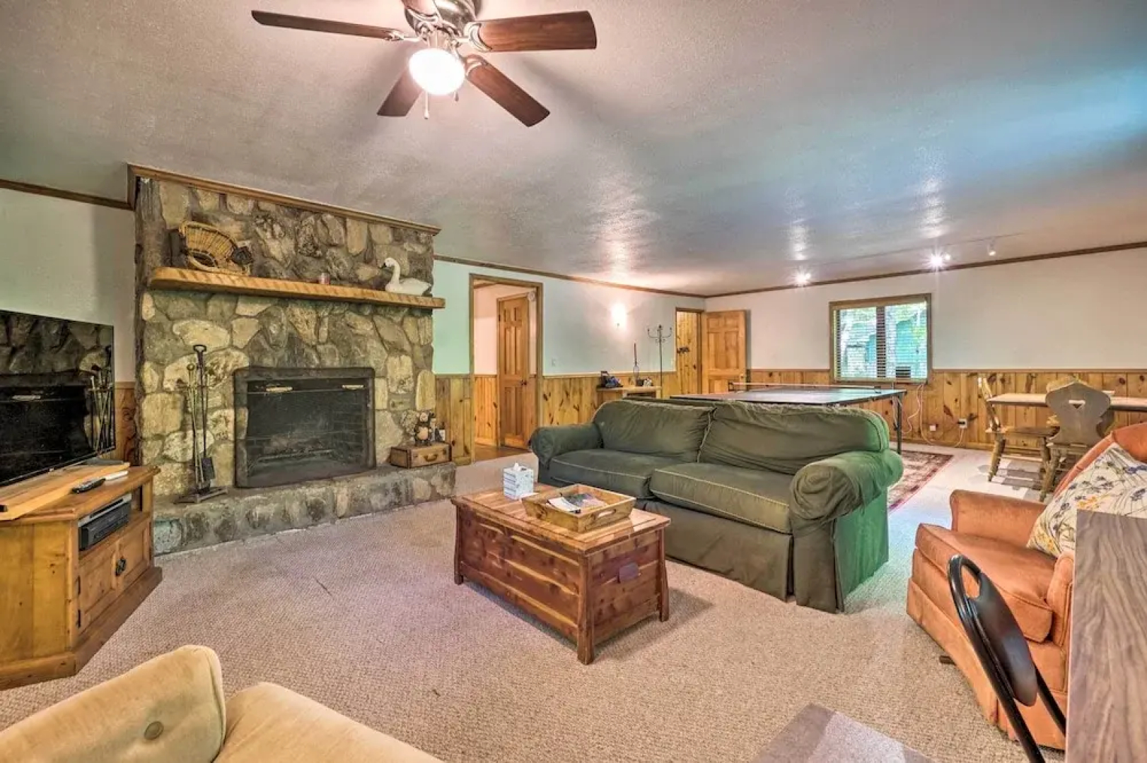 Serene Sky Valley Family Chalet w/ Fireplace
