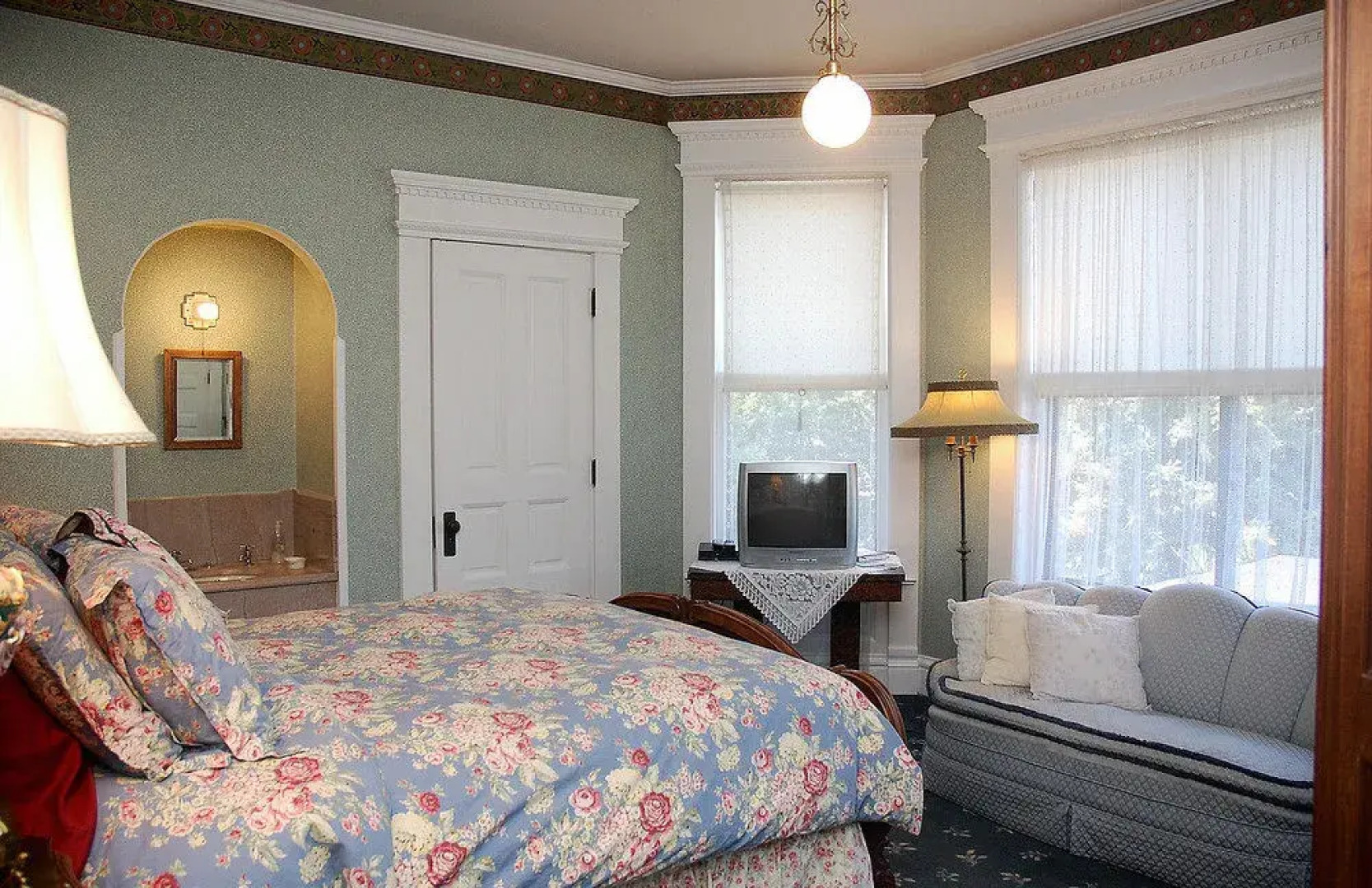 The Grand Anne Bed and Breakfast