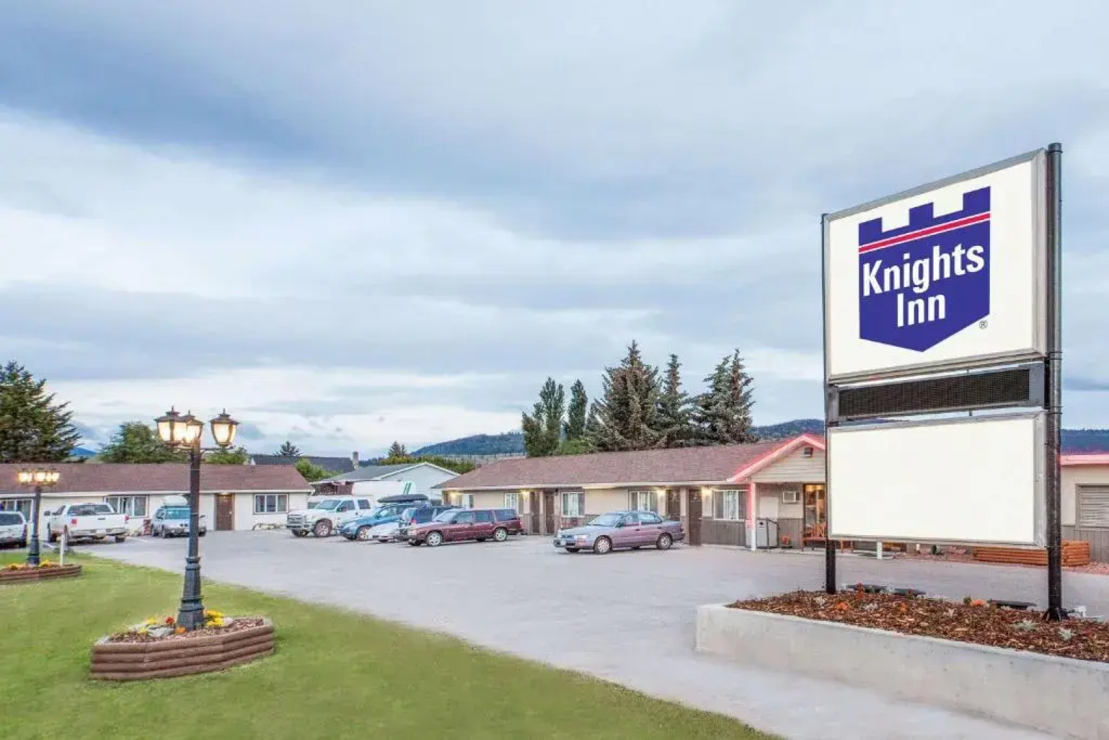 Knights Inn - Merritt, BC