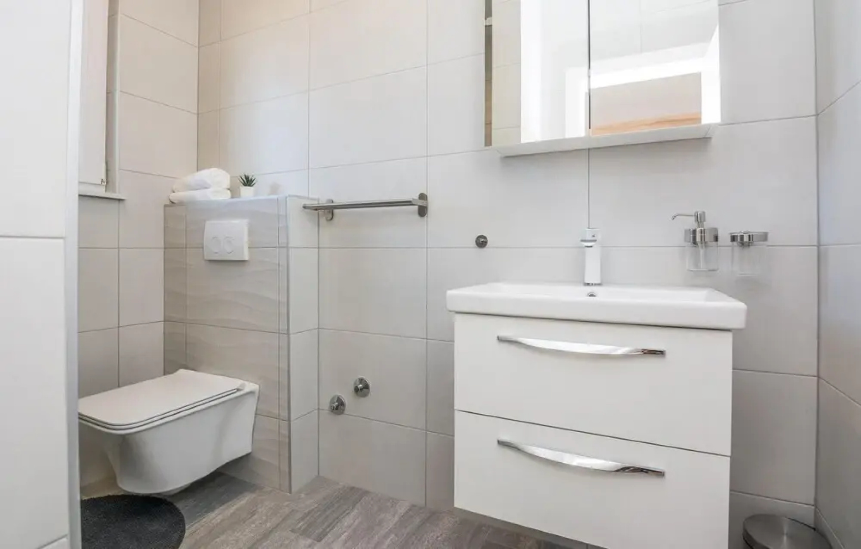 Awesome Home in Vrsi With 3 Bedrooms, Wifi and Outdoor Swimming Pool