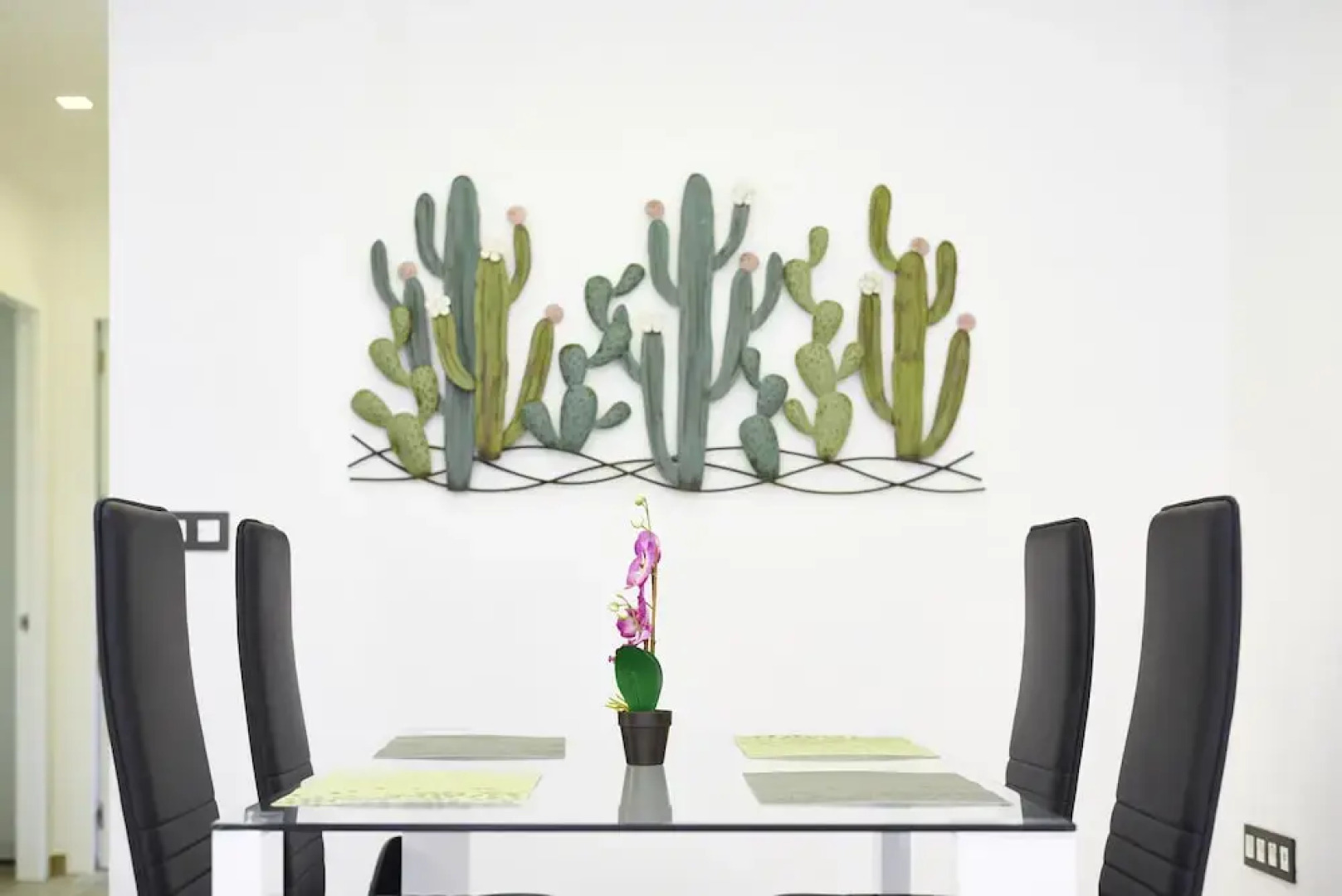 EnjoyGranada CONGRESS Pool and Parking