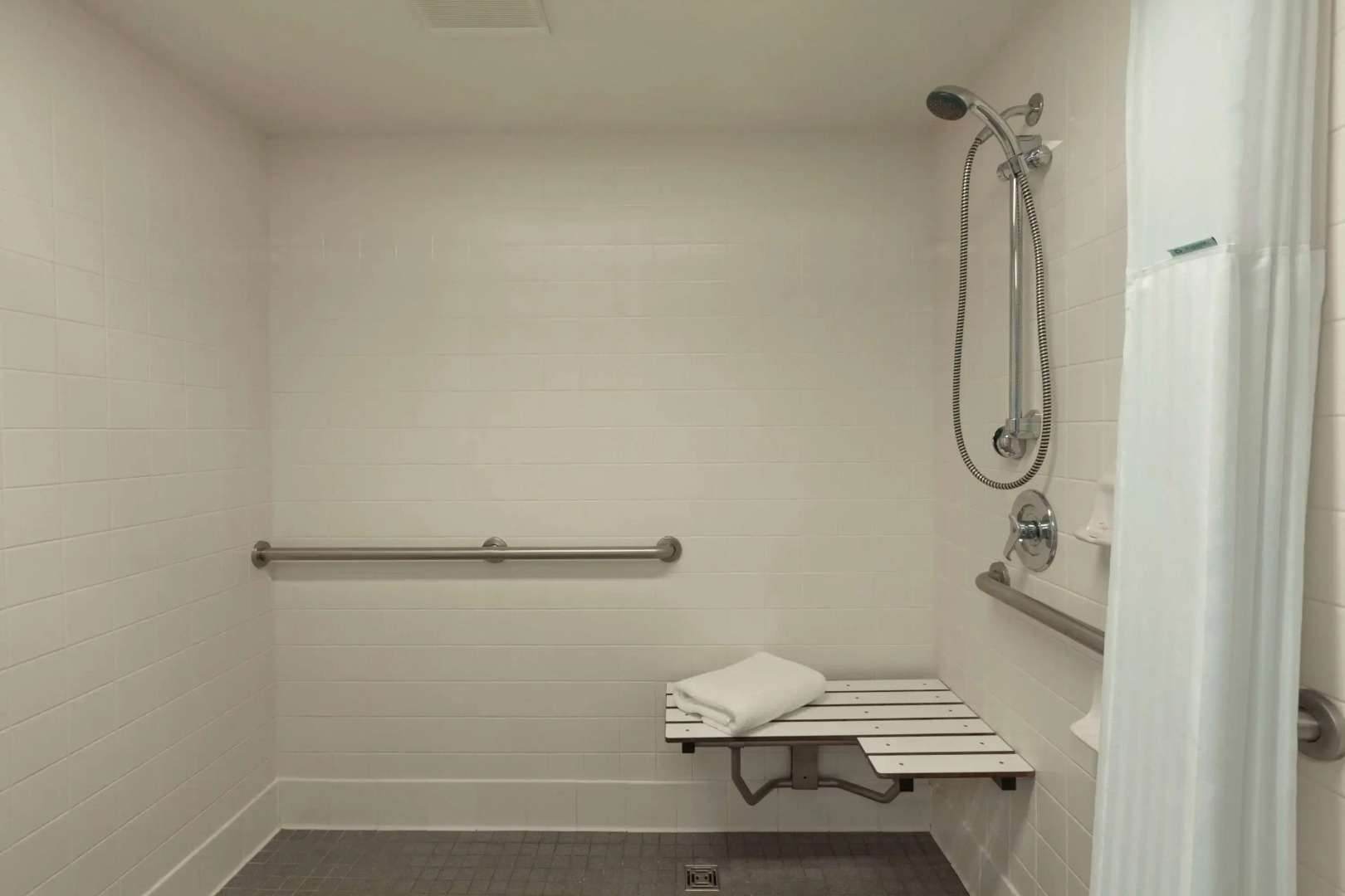 Travelodge by Wyndham Redding CA