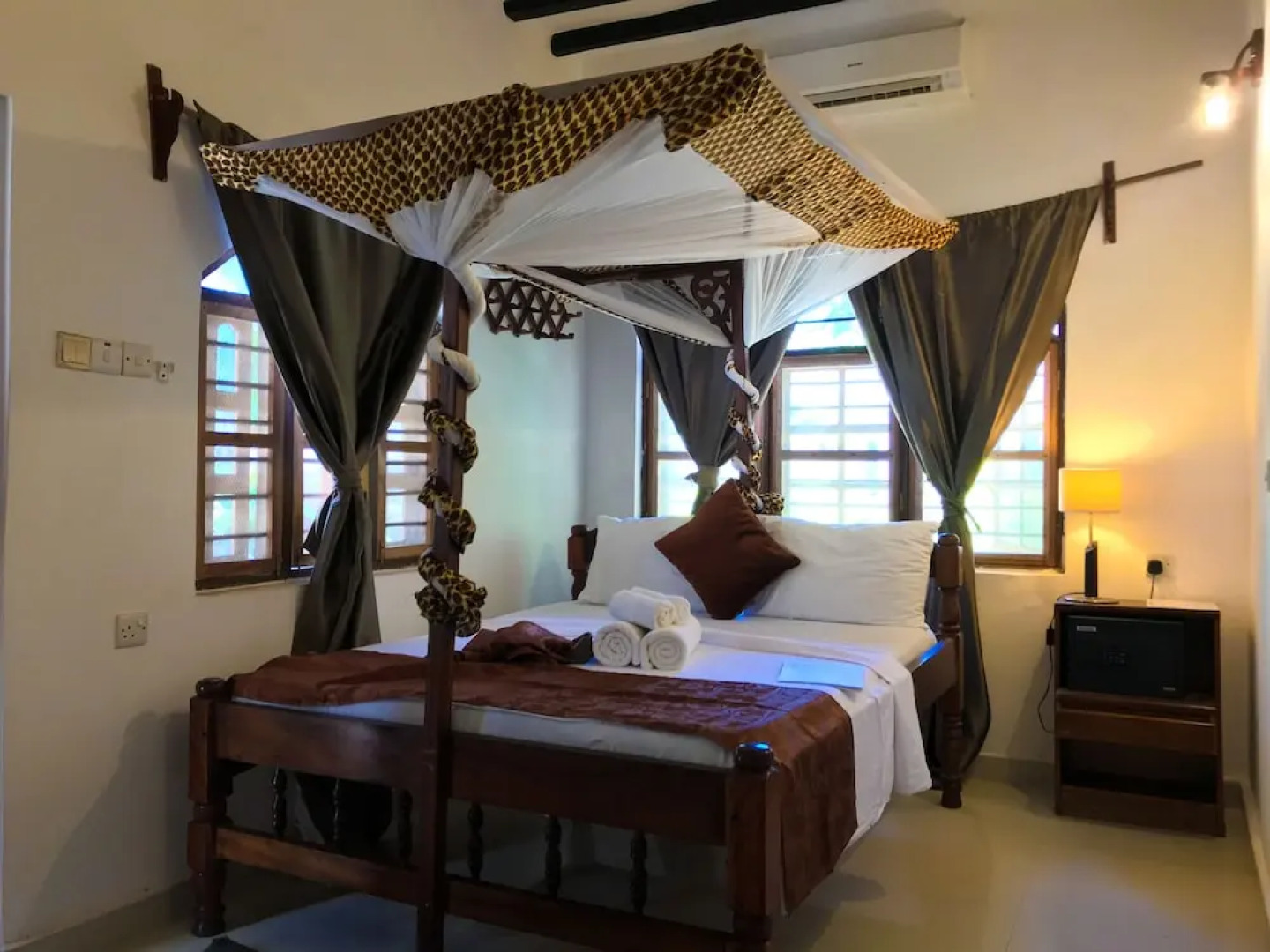 Jambiani White Sands Beach Bungalows