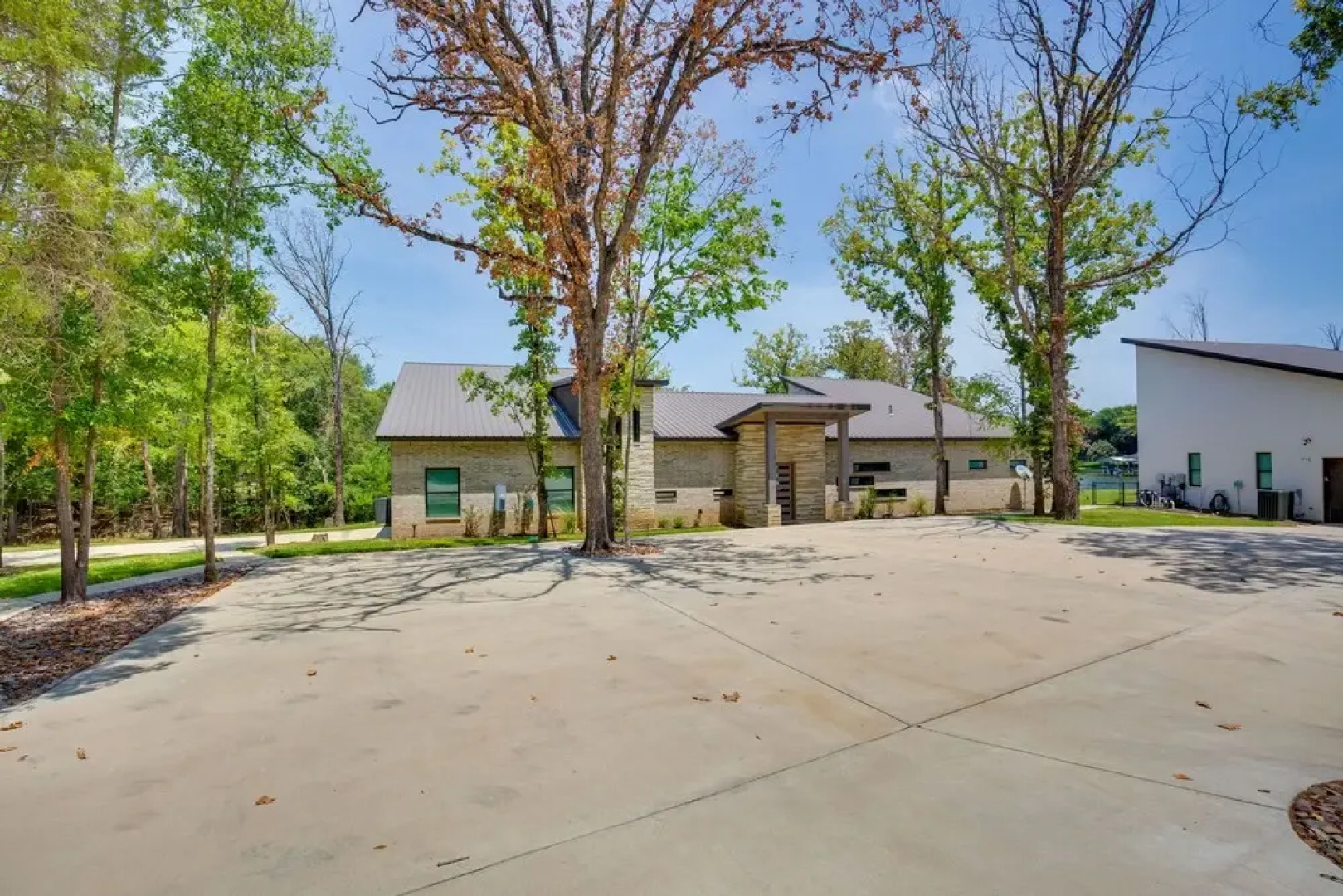 Pool, Hot Tub & Views: Malakoff Gem on Cedar Creek