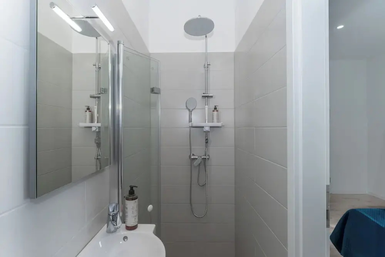 Lit Living-Luxury-Box Spring - Parking