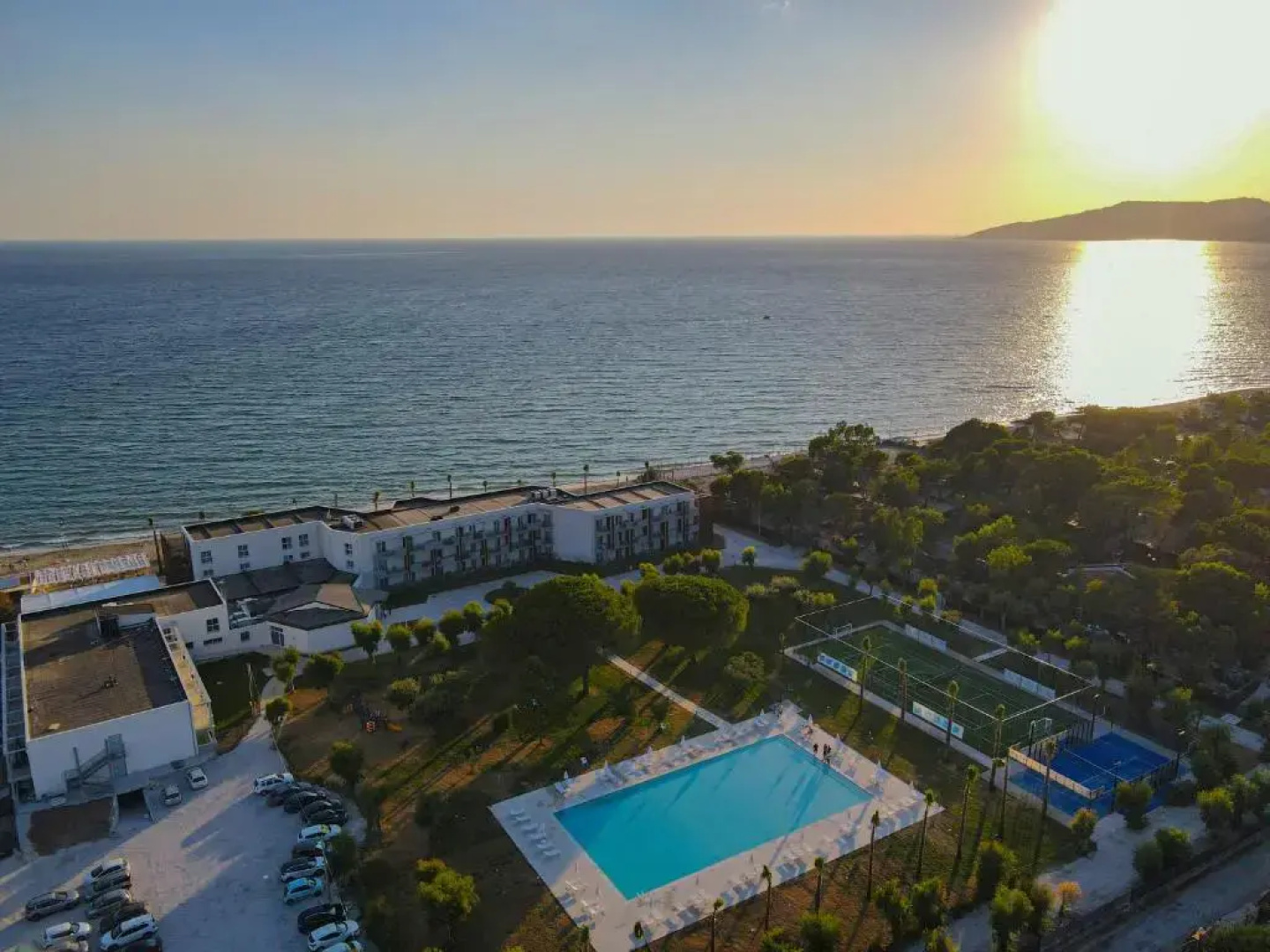 Eleamare Resort