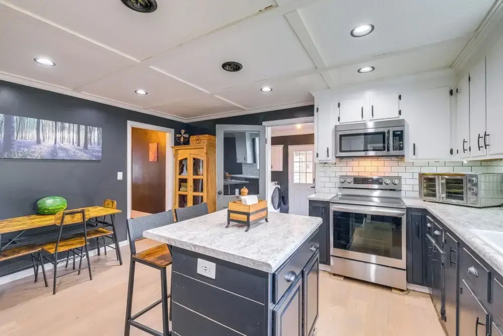 4 Mi to Liberty U: Huge Home w/ Yard & Hot Tub