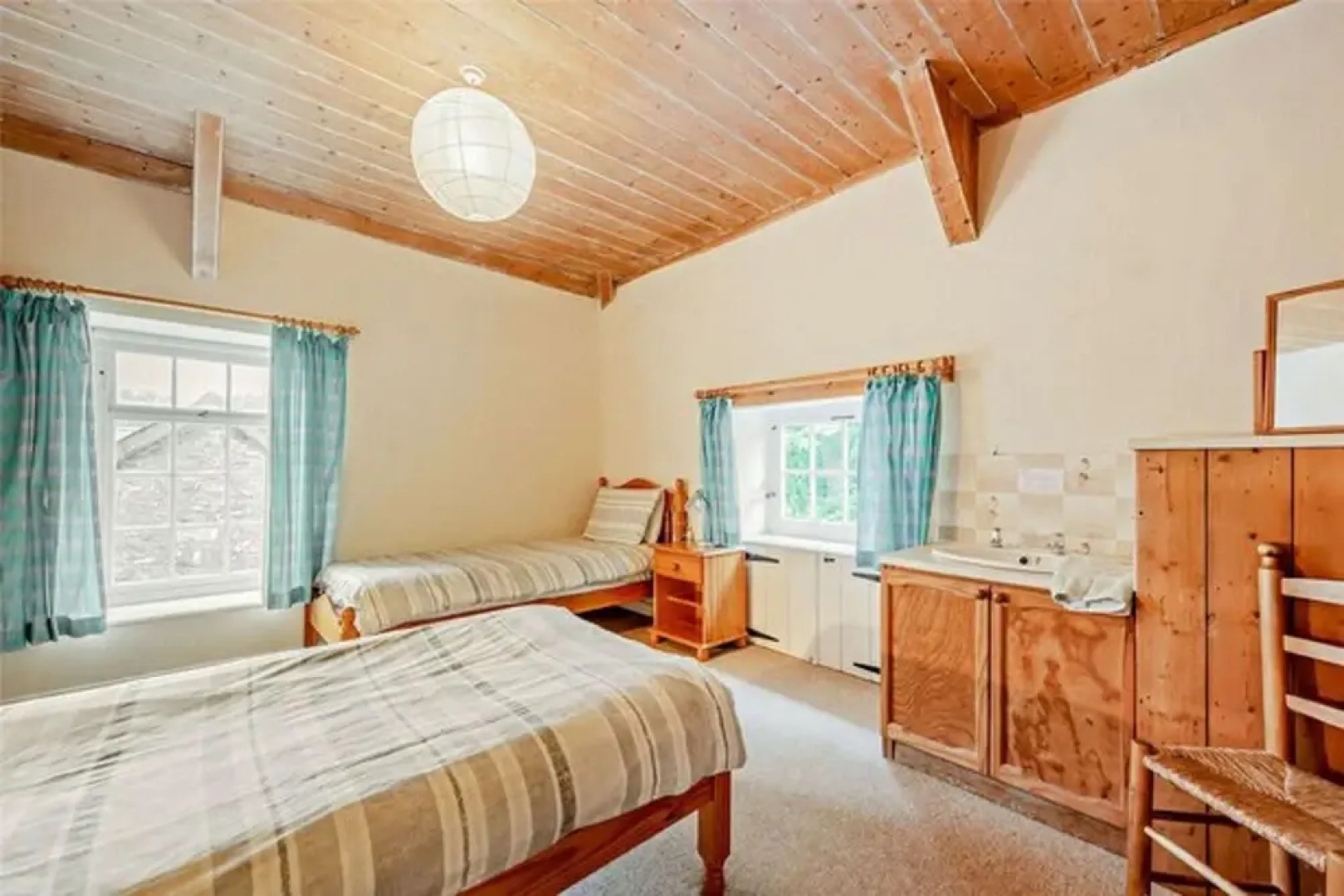 Lovely 7-bed Apartment in Llandysul