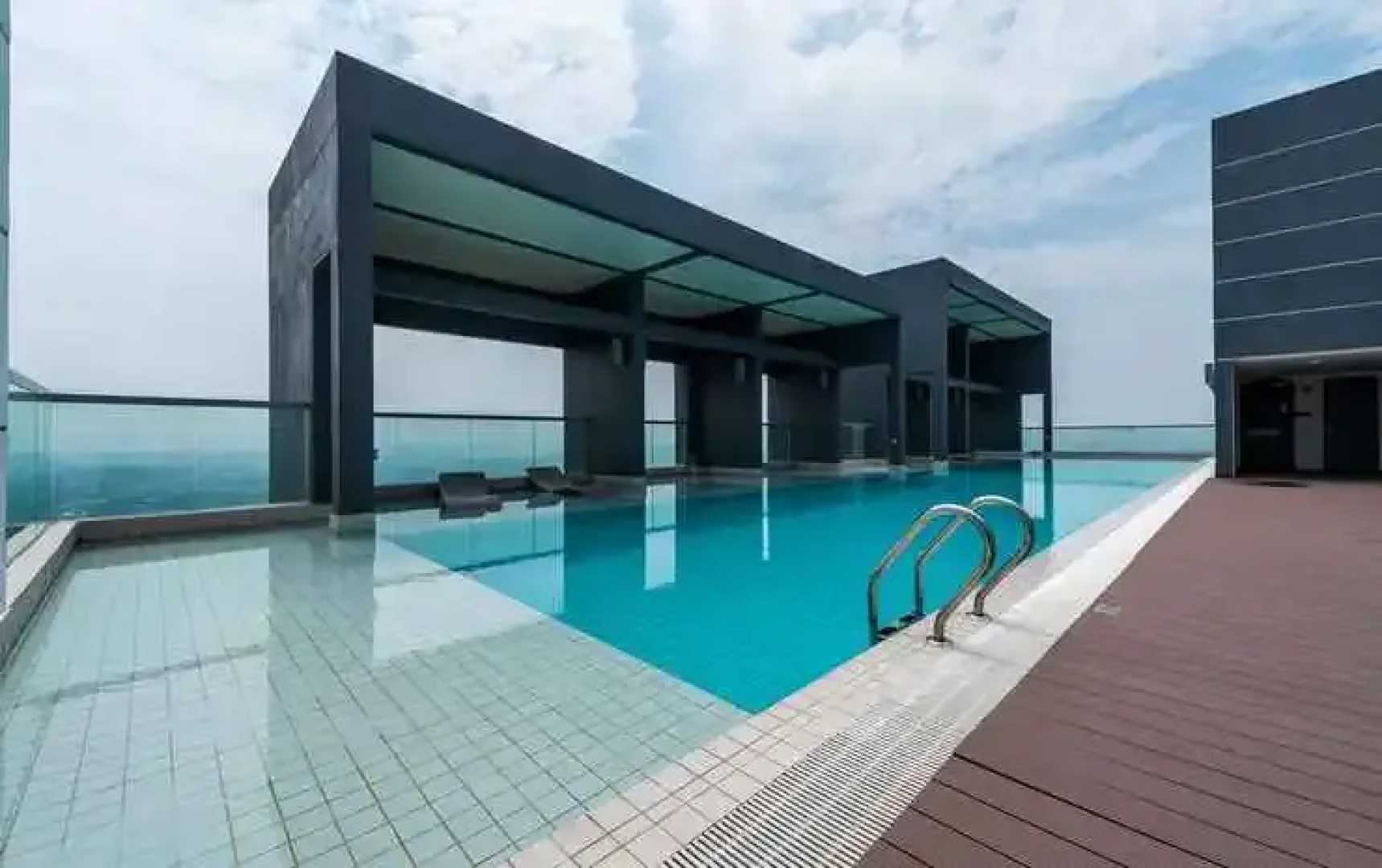 SPACIOUS HOME 3BR10PX LakeFront 5mins2MMU cyber