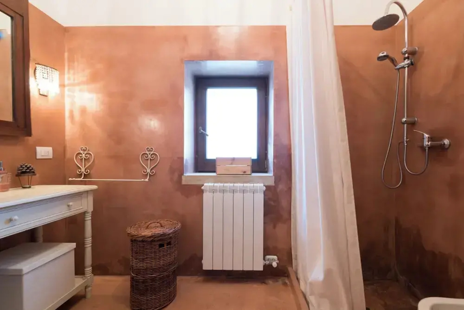 Elegant Farmhouse With Swimming Pool - Beahost