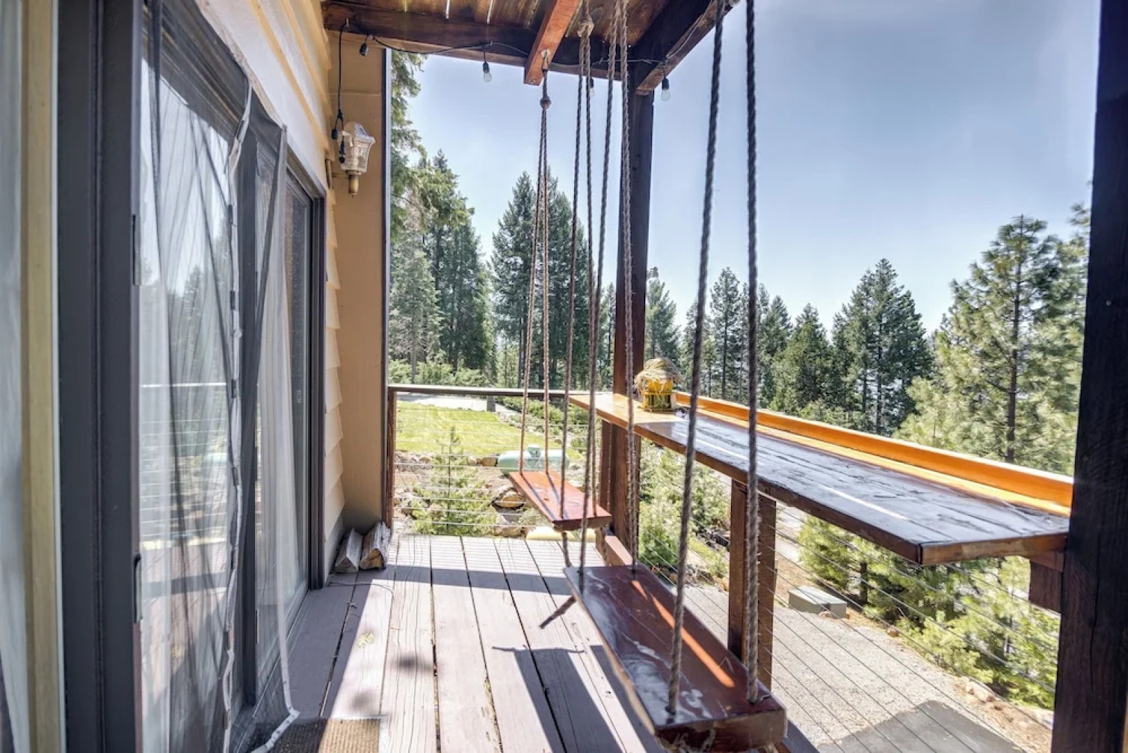 Woodsy Lake Almanor Cabin w/ Community Perks!