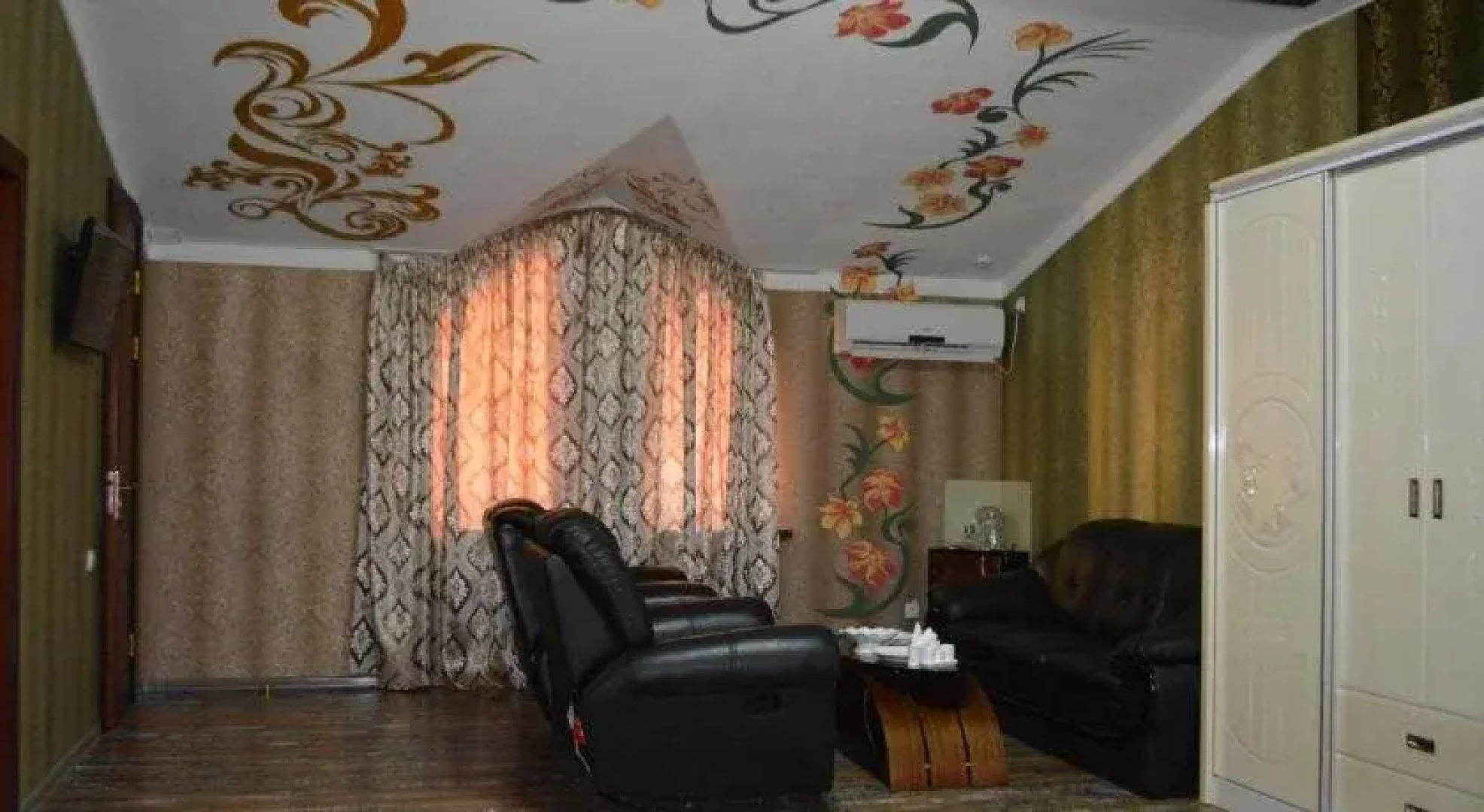 Hotel Shokhkand